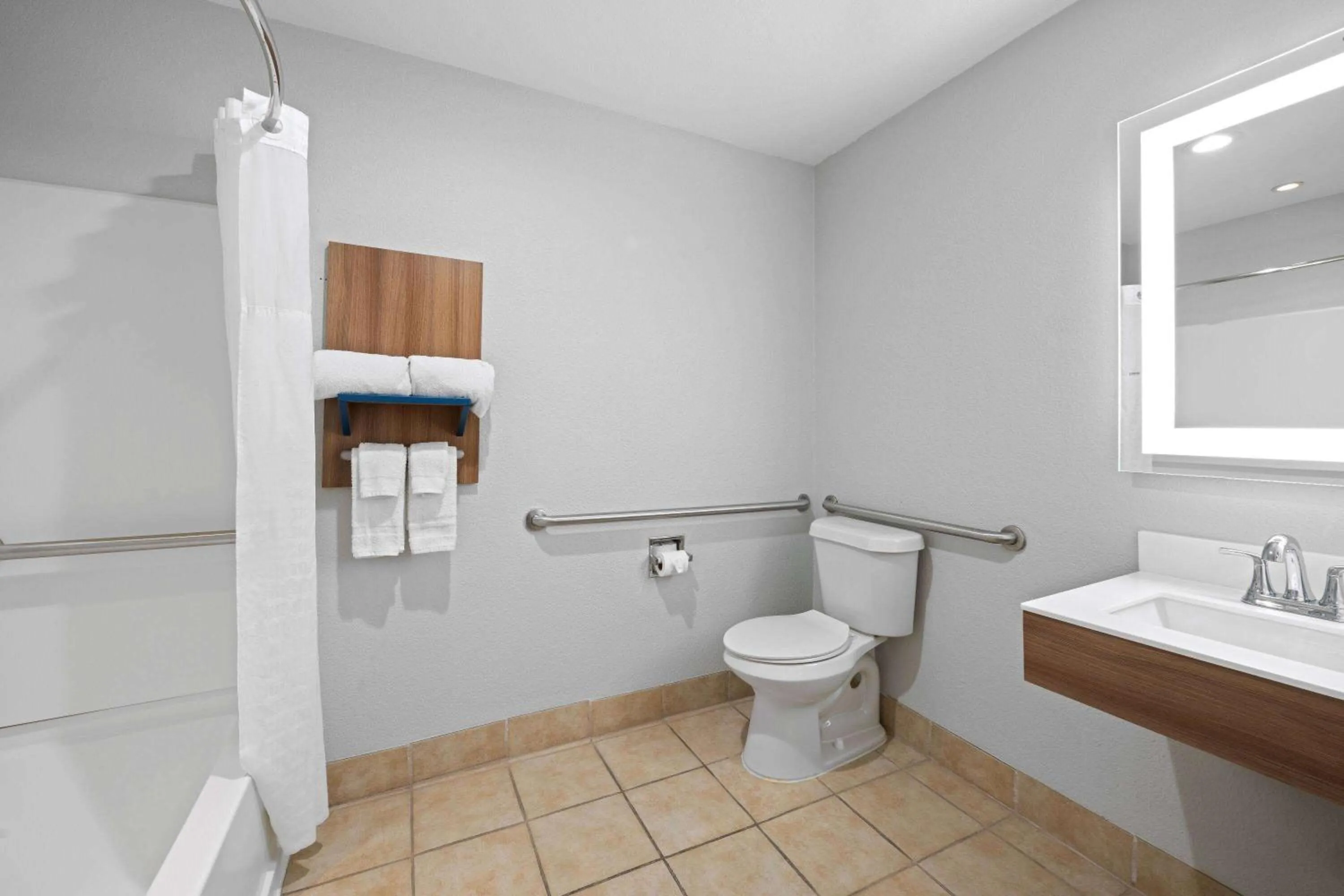 Bathroom in Microtel Inn & Suites by Wyndham of Houma