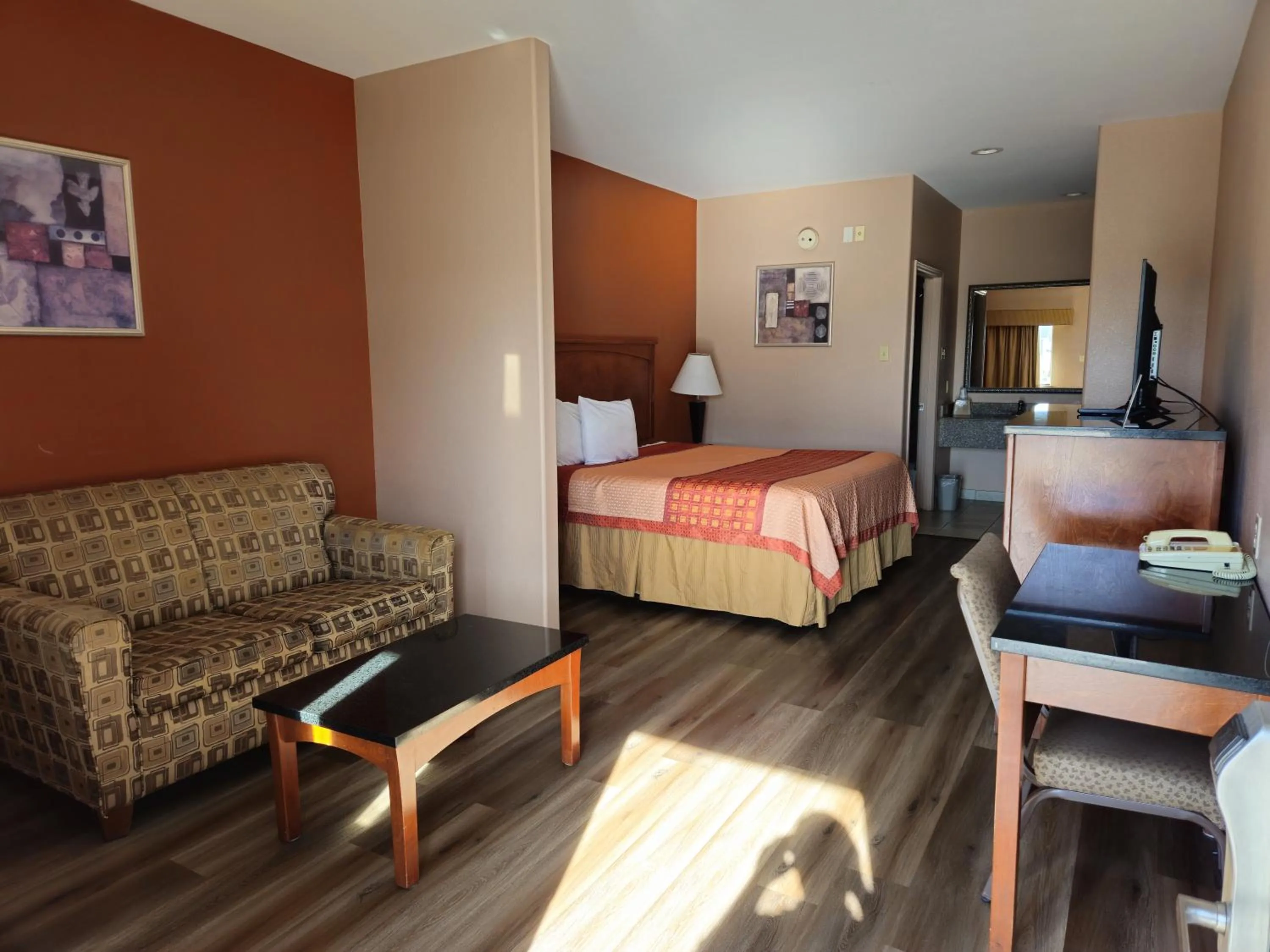 Bedroom, Bed in Budgetel Inn and Suites