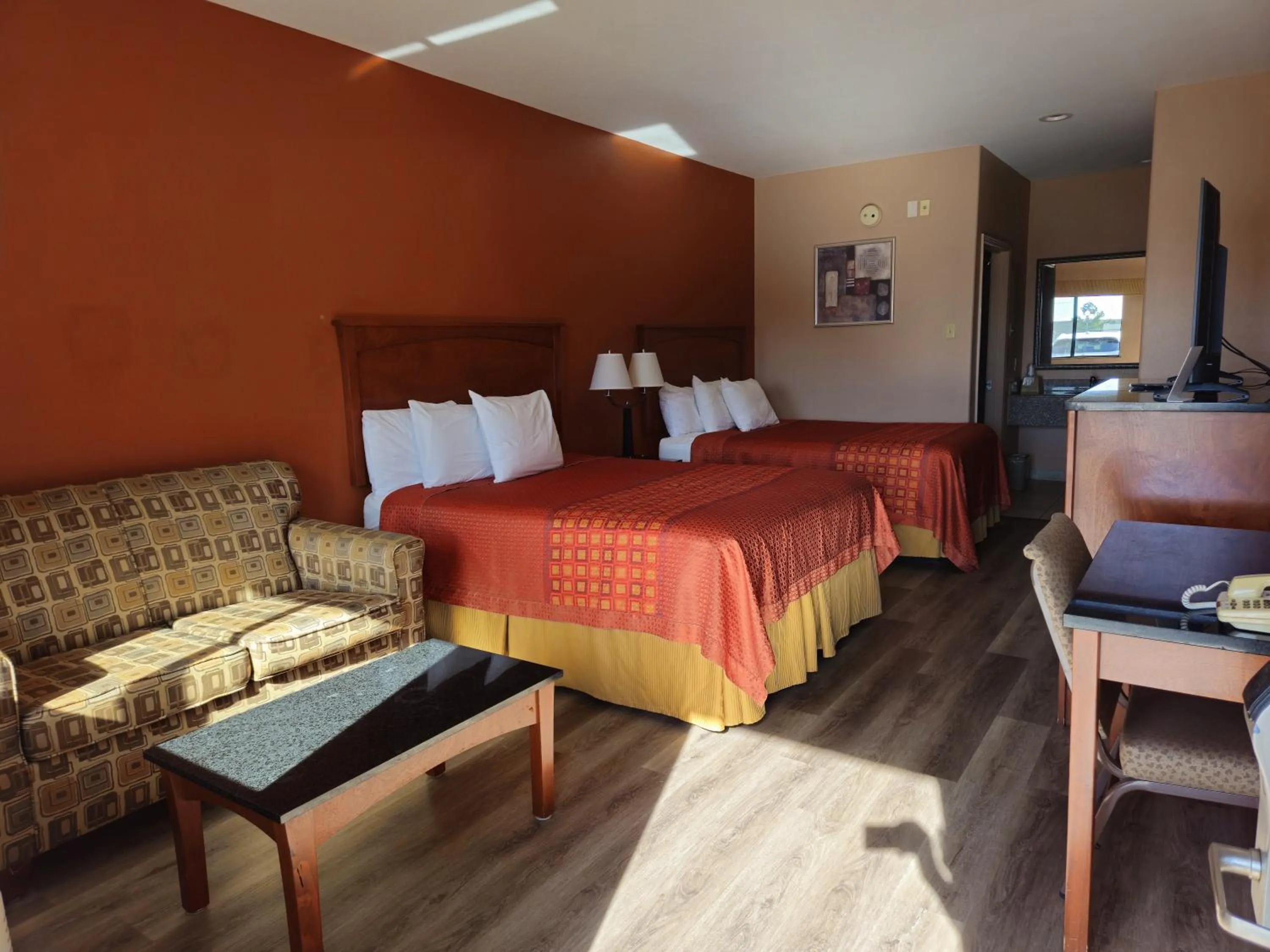 Bedroom, Bed in Budgetel Inn and Suites