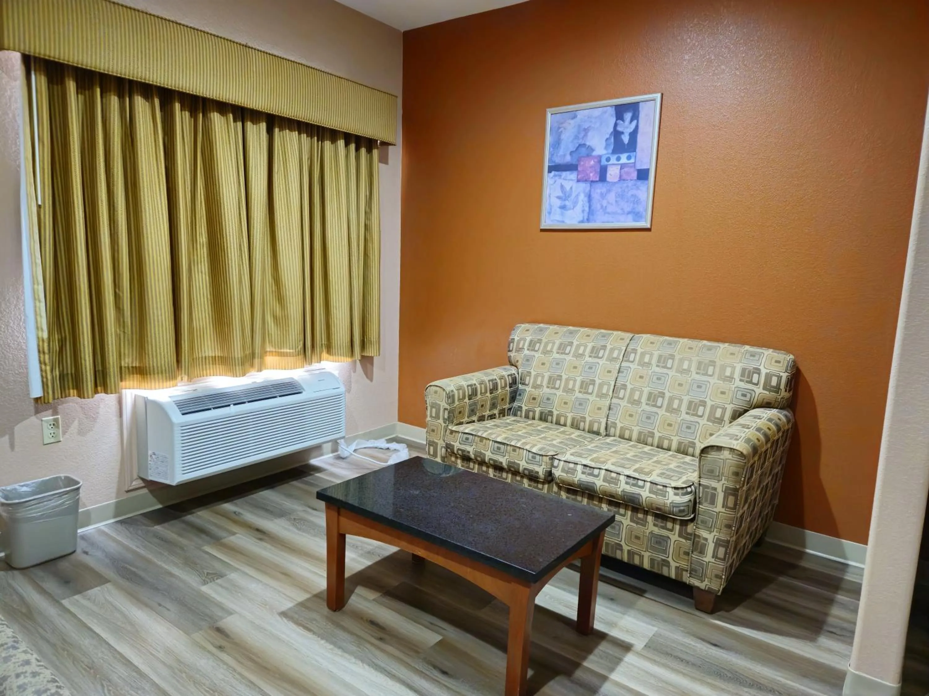 Living room in Budgetel Inn and Suites