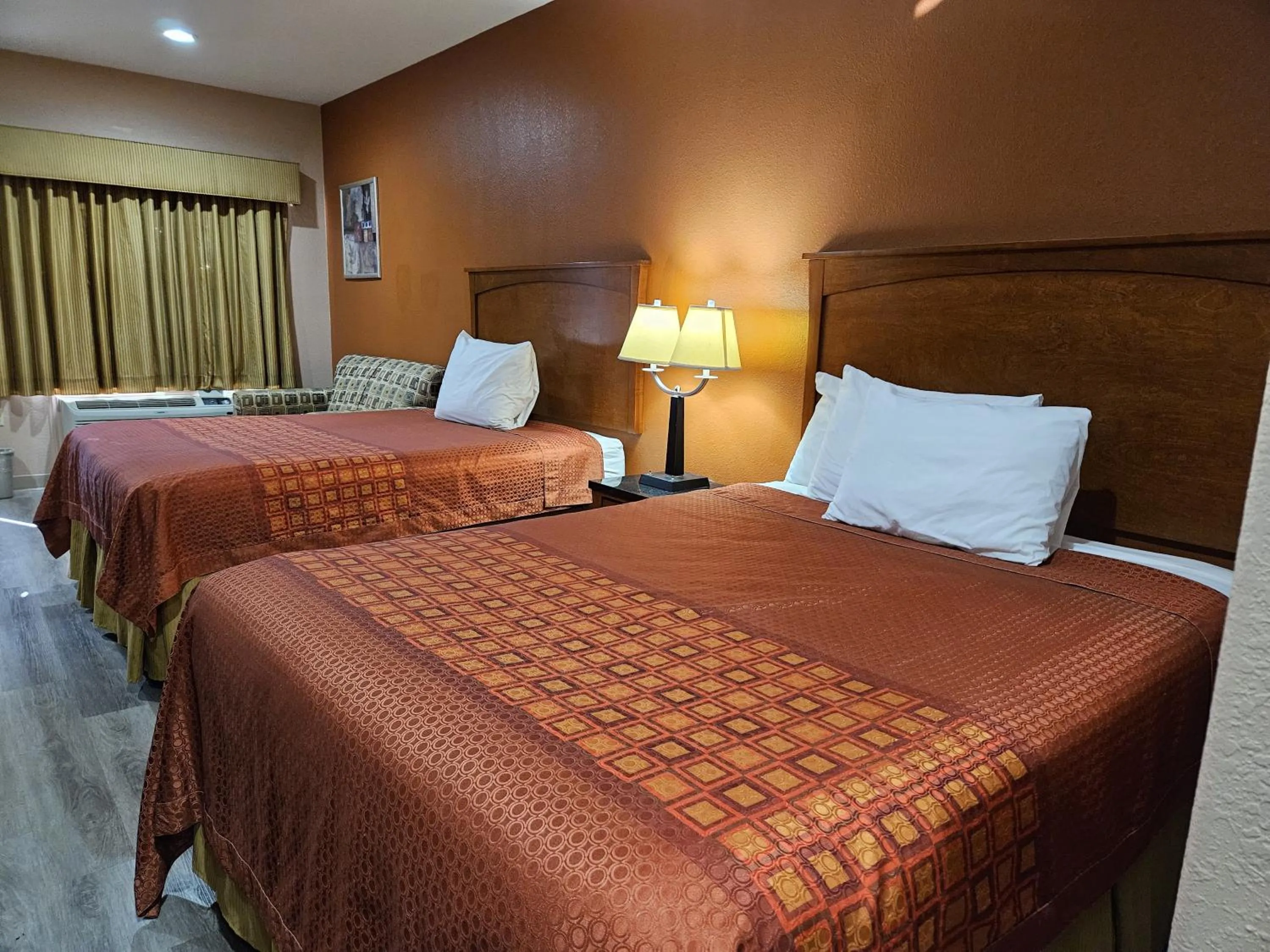 Bedroom, Bed in Budgetel Inn and Suites