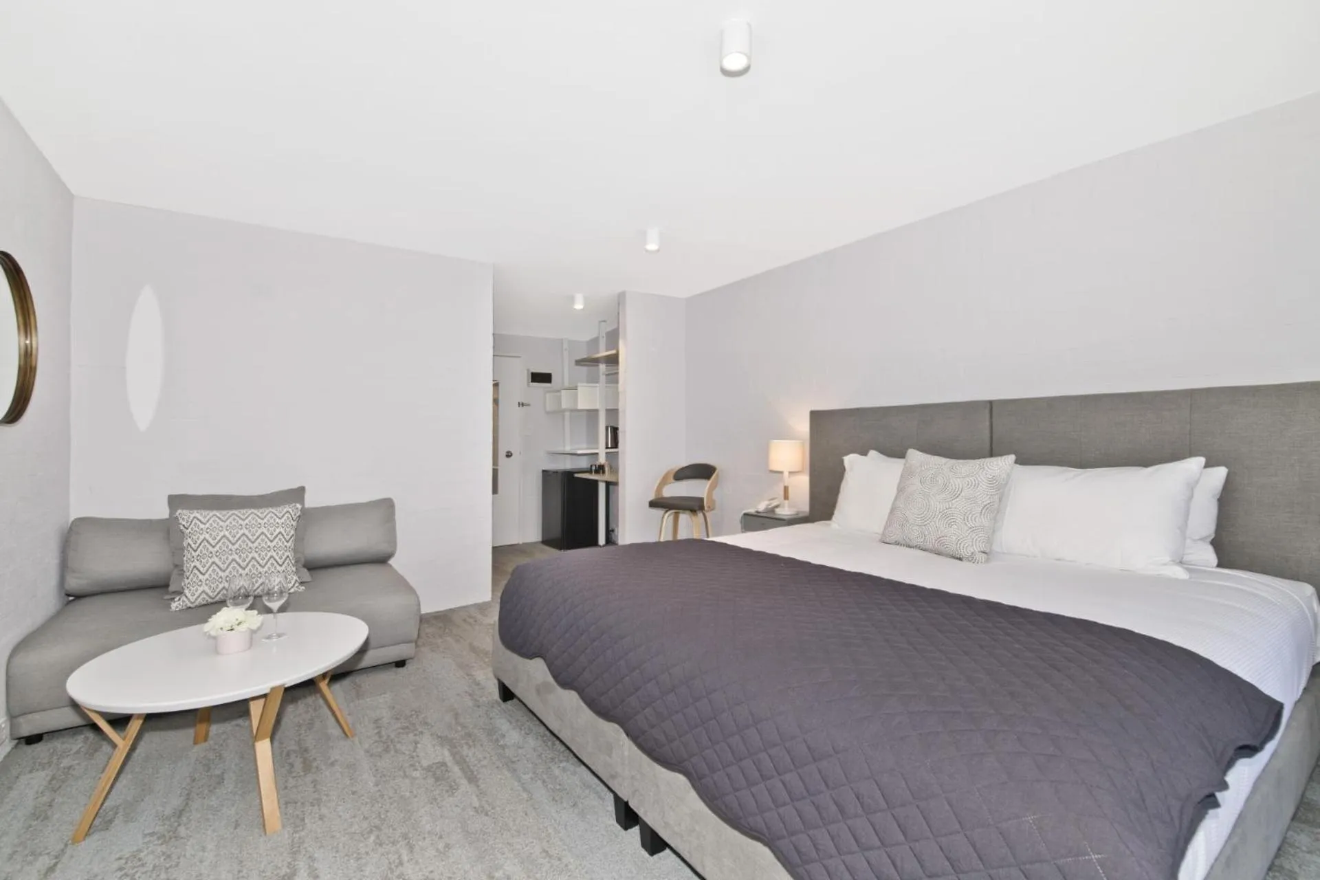 Photo of the whole room, Bed in Atrium Hotel Mandurah