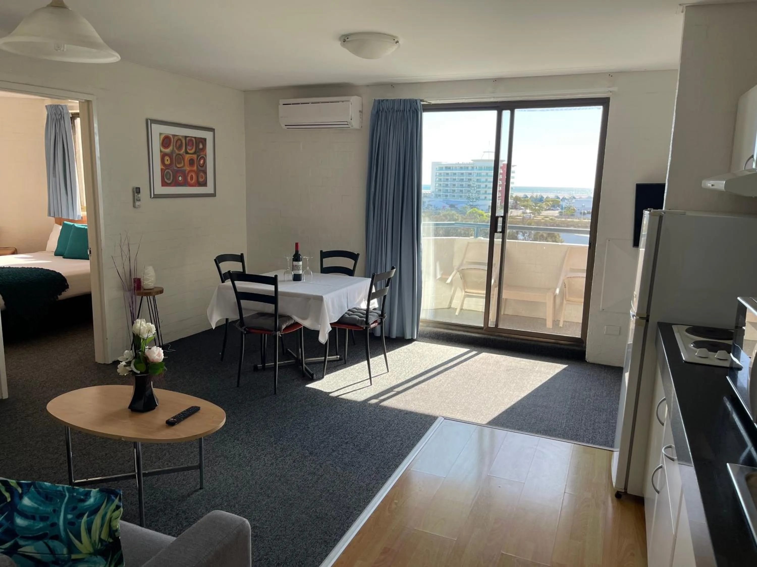 Kitchen or kitchenette in Atrium Hotel Mandurah