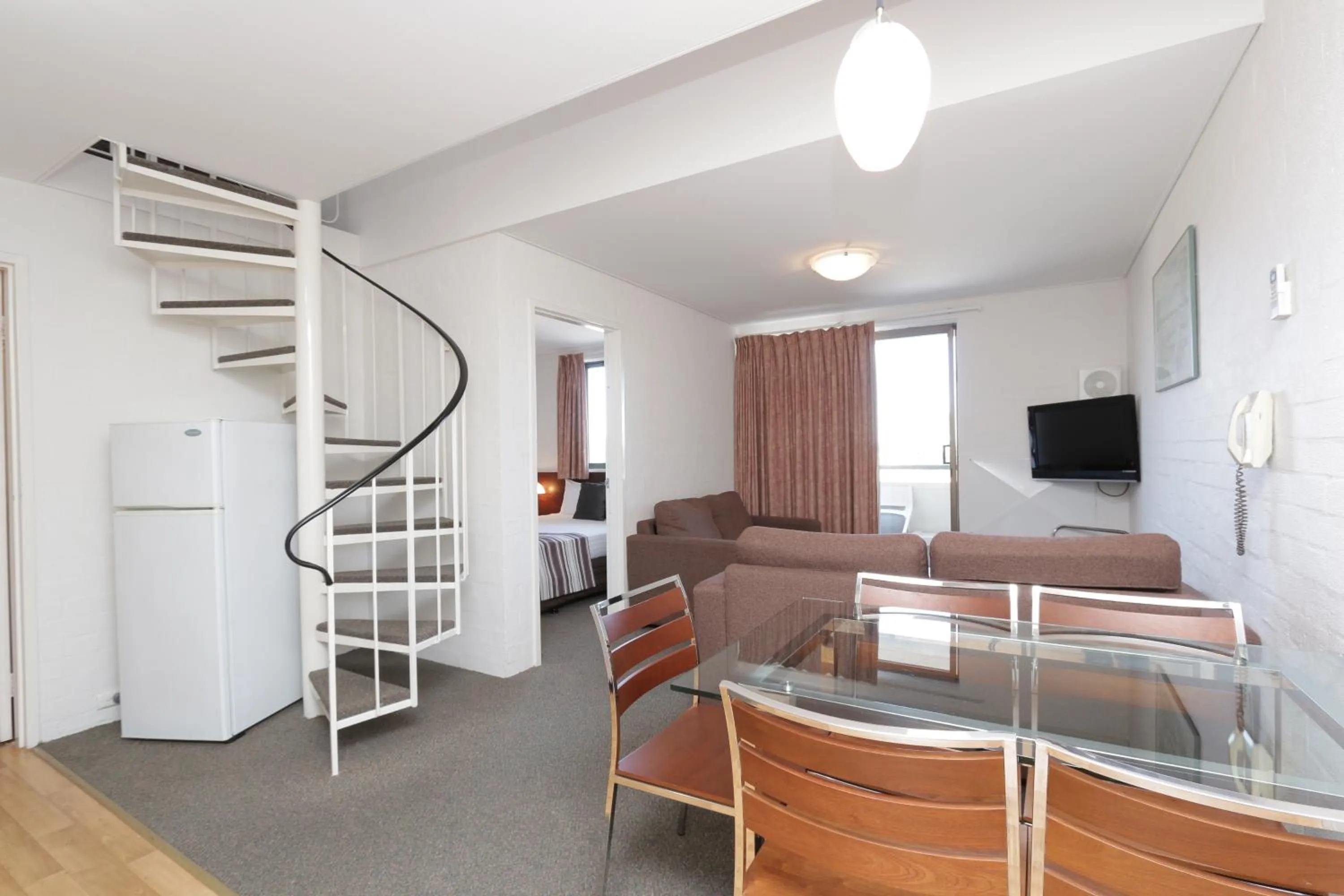 TV and multimedia in Atrium Hotel Mandurah