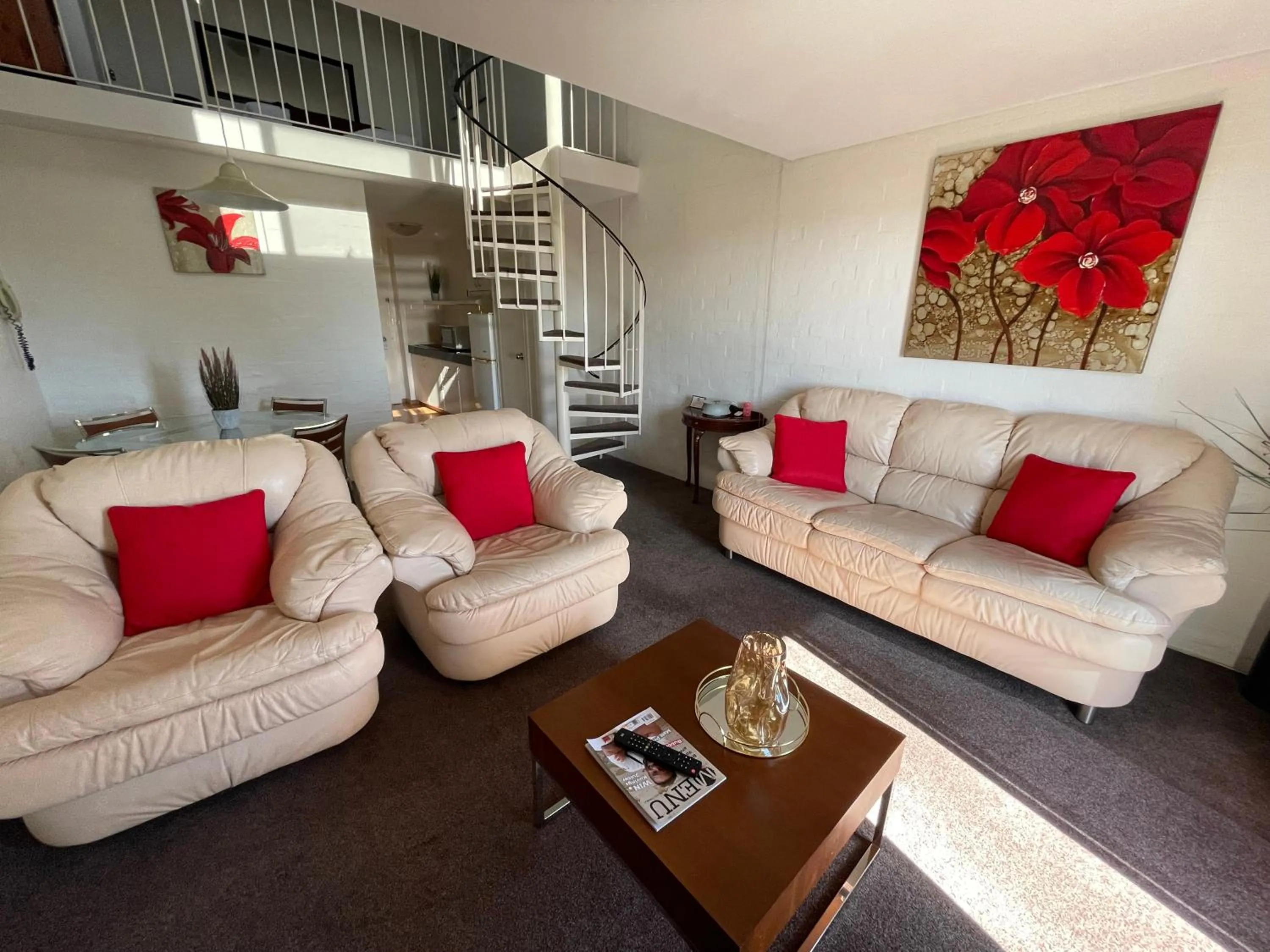 Living room in Atrium Hotel Mandurah