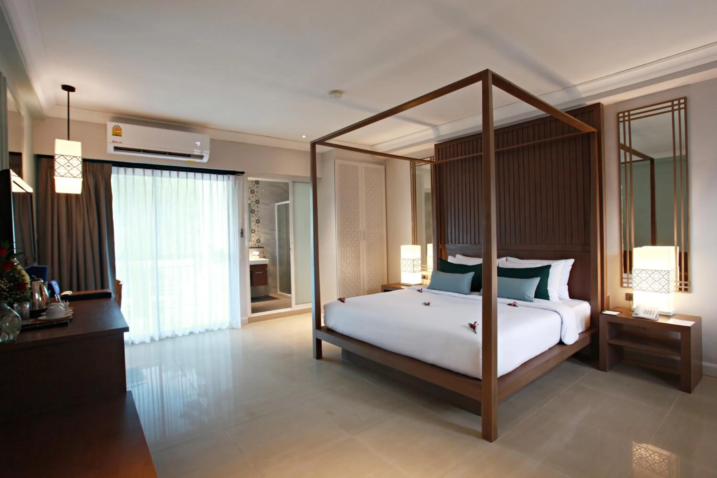 Photo of the whole room, Bed in Adema Boutique Karon