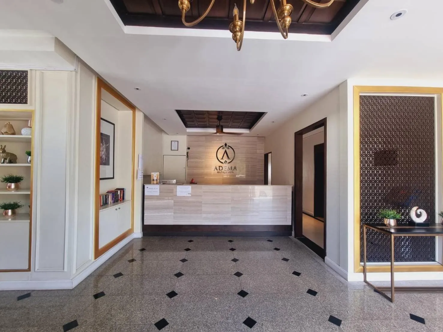 Lobby or reception, Bed in Adema Boutique Karon