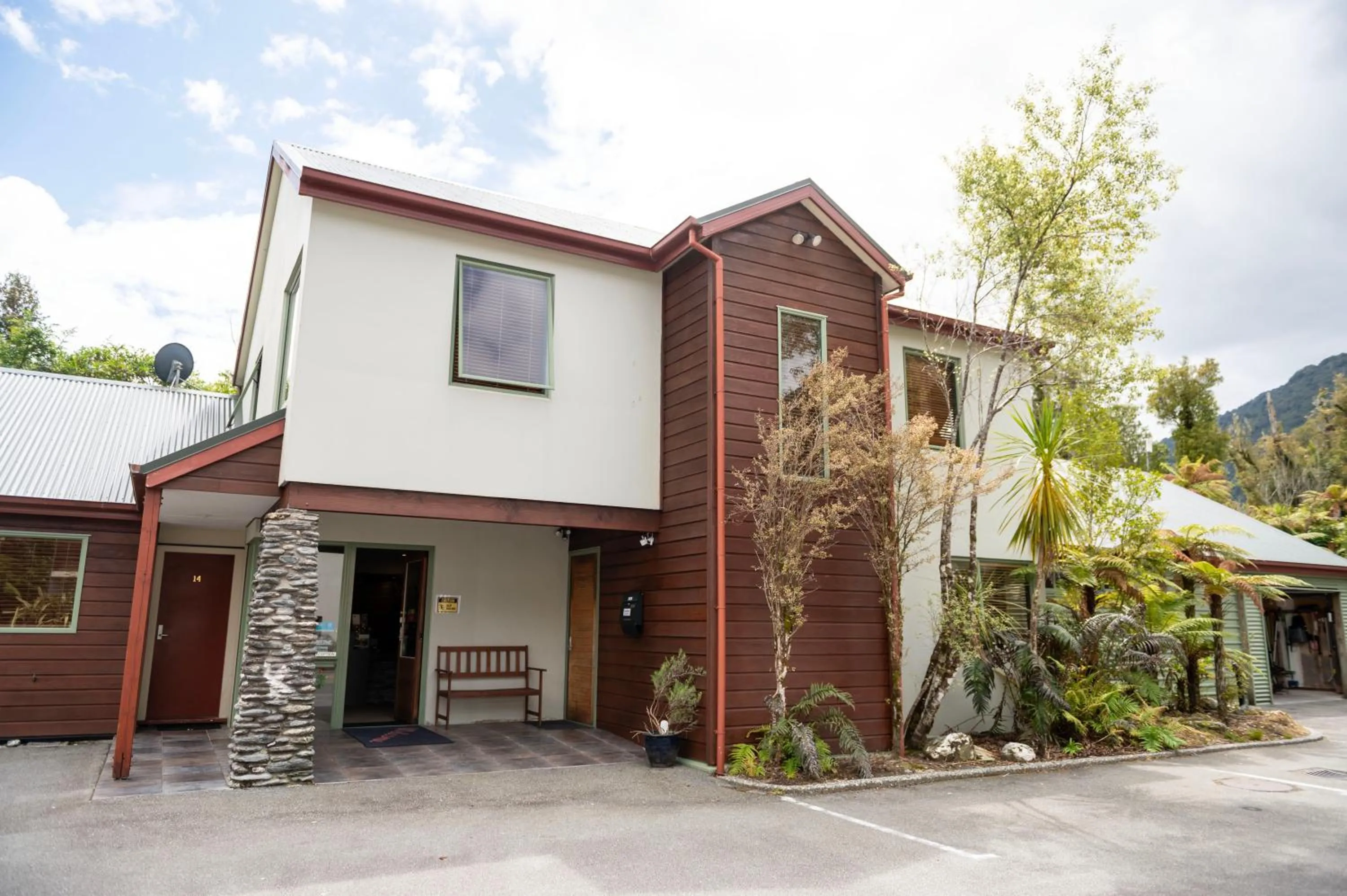 Property building in Punga Grove