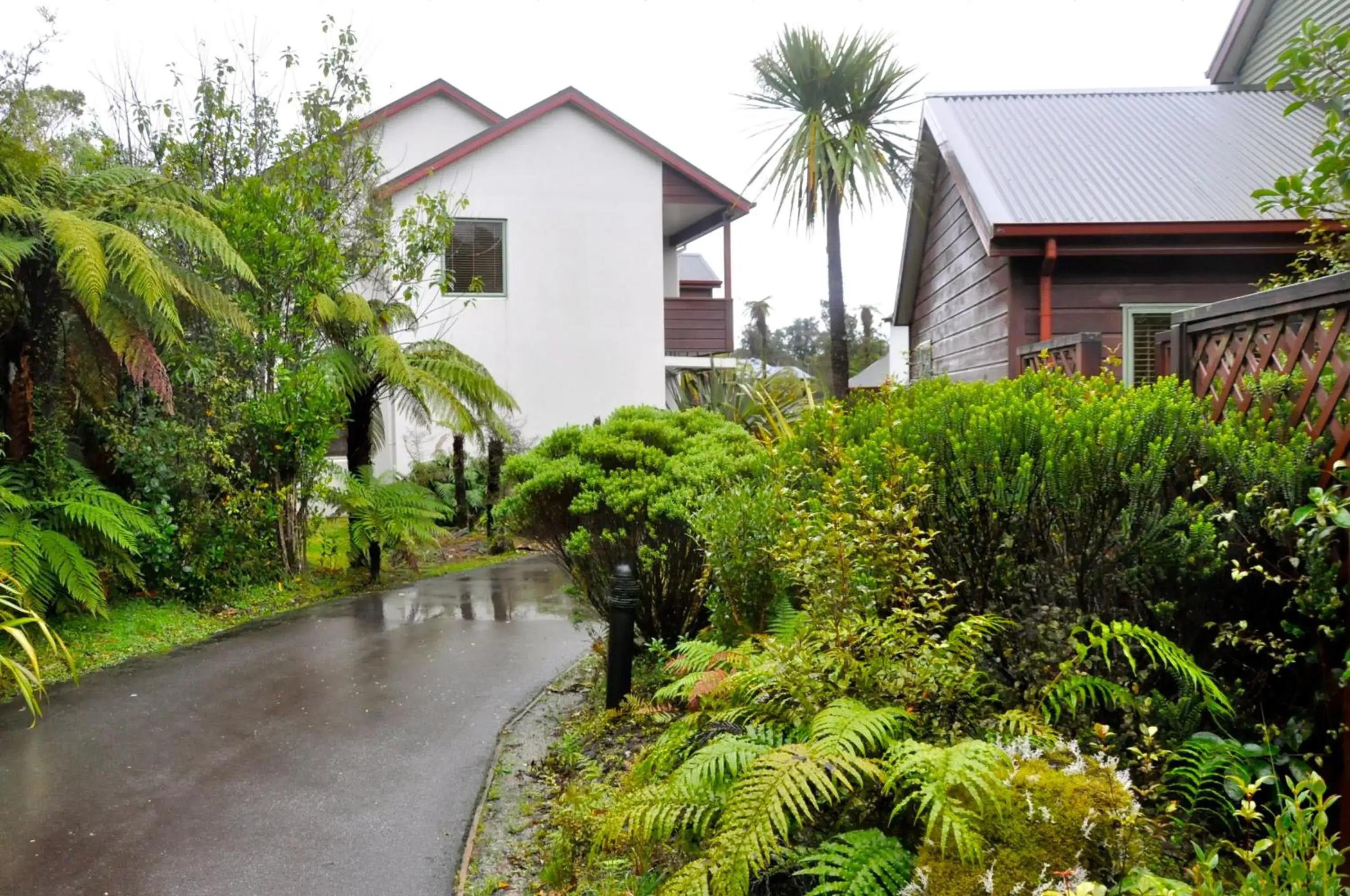 Property building in Punga Grove Property building in Punga Grove