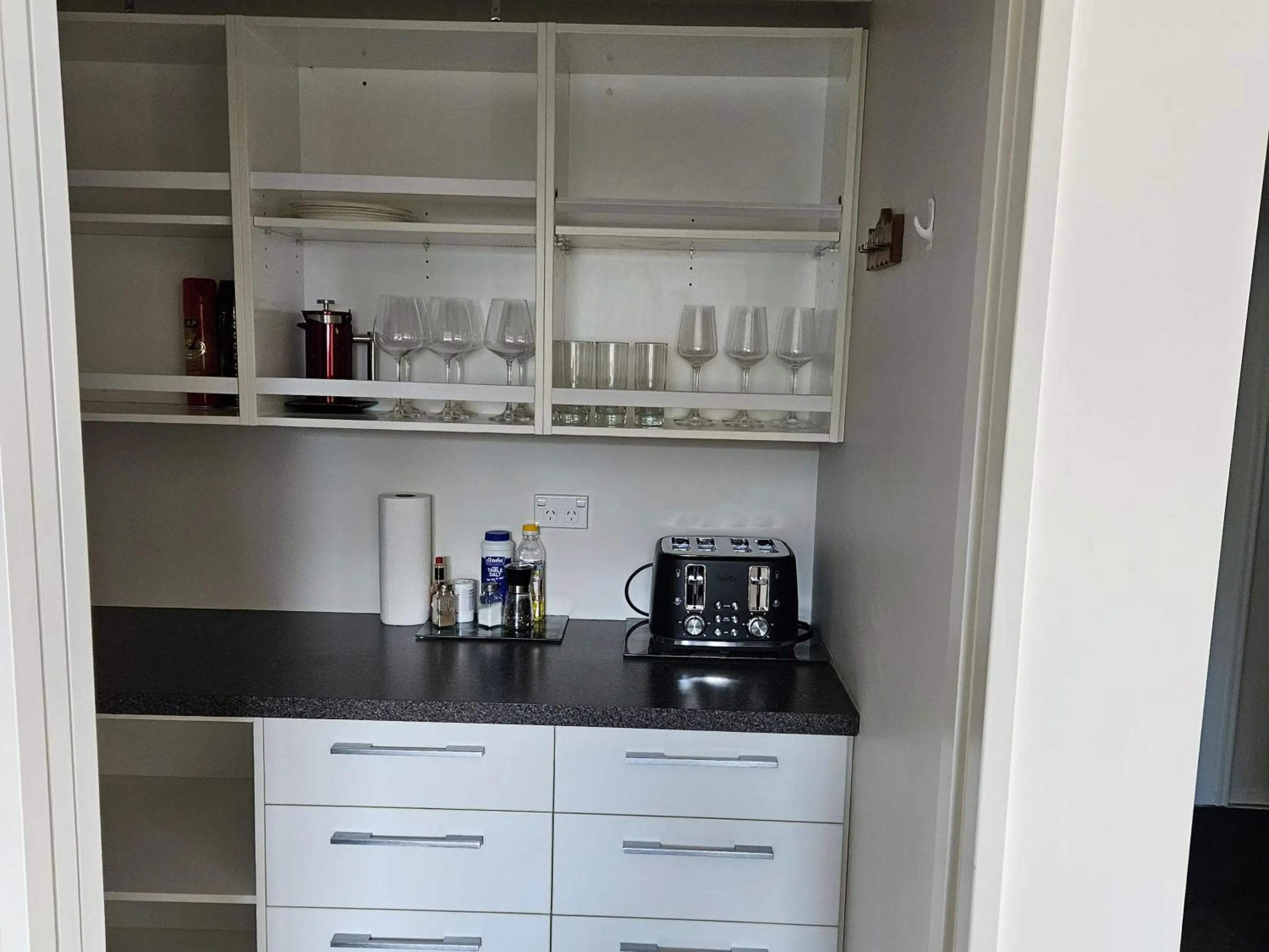 kitchen in Aachen Place Motel