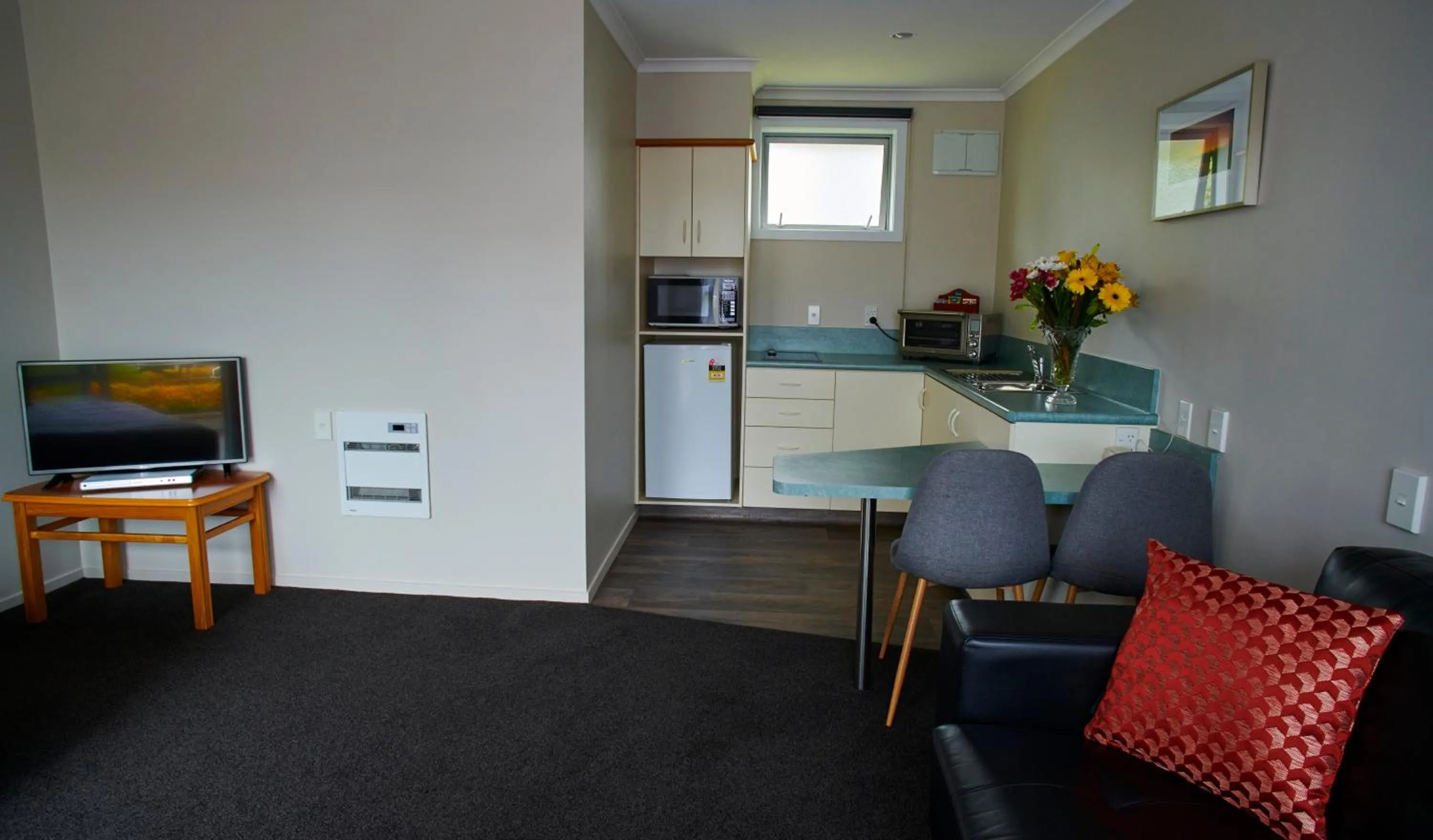 Kitchen or kitchenette in Aachen Place Motel