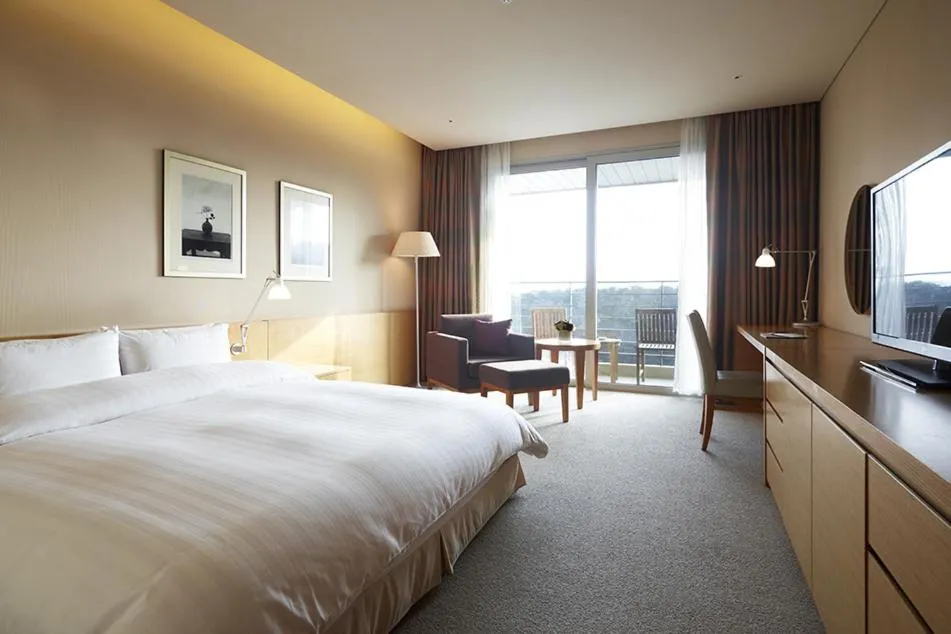 Bed in Rolling Hills Hotel