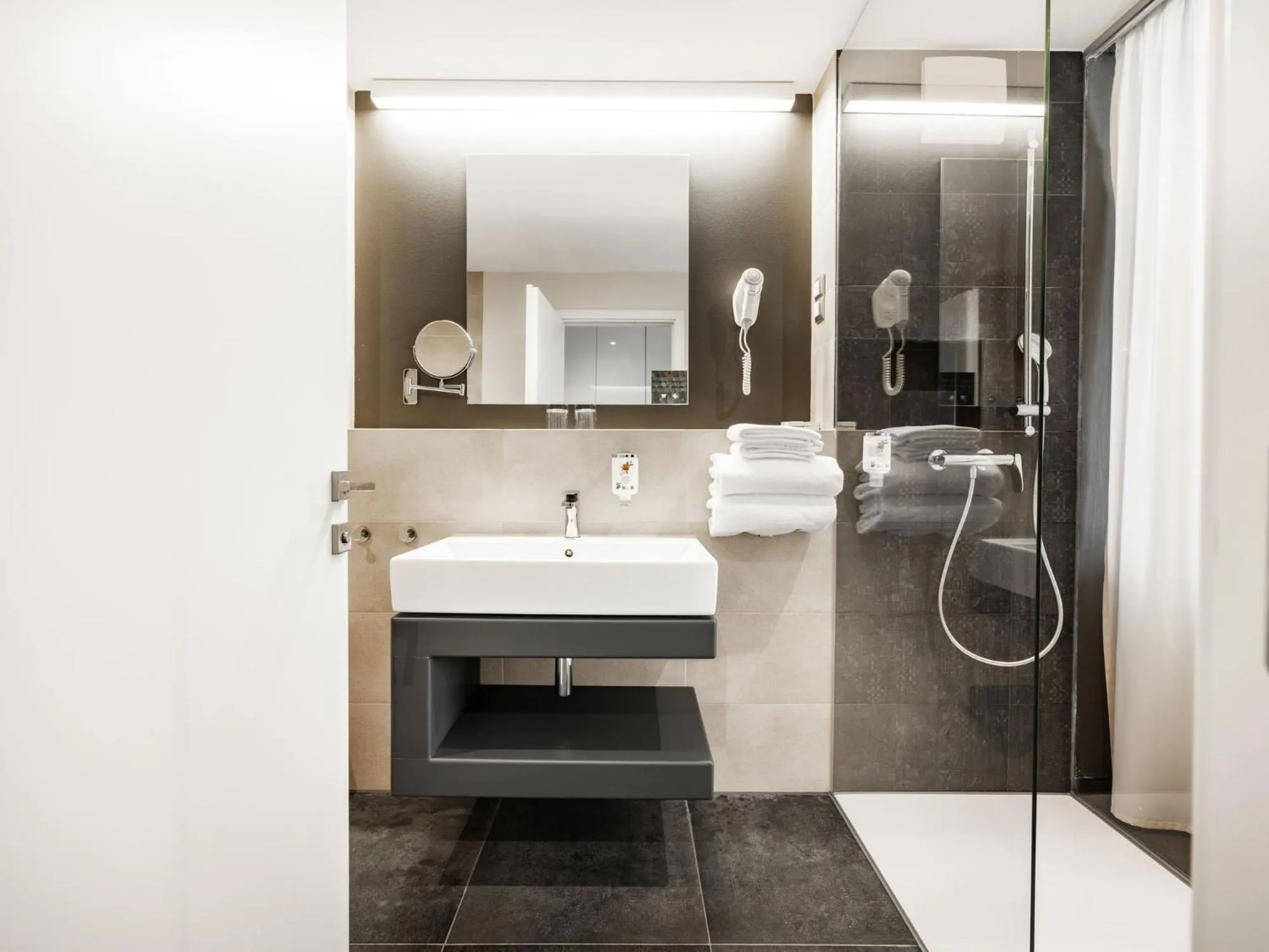 Shower in Hotel City Maribor