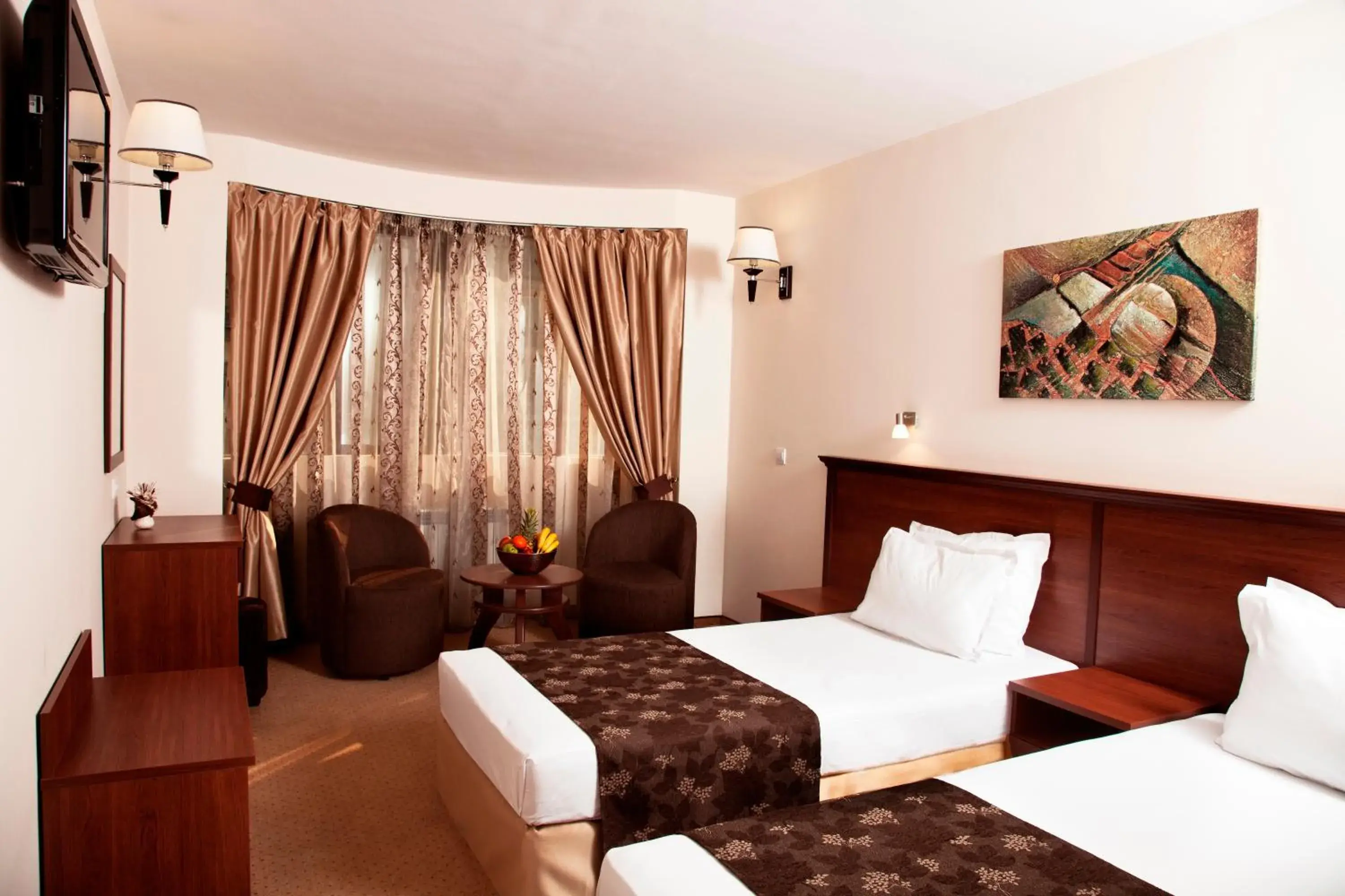 Suite with Twin Beds in Favorit Hotel Suite with Twin Beds in Favorit Hotel