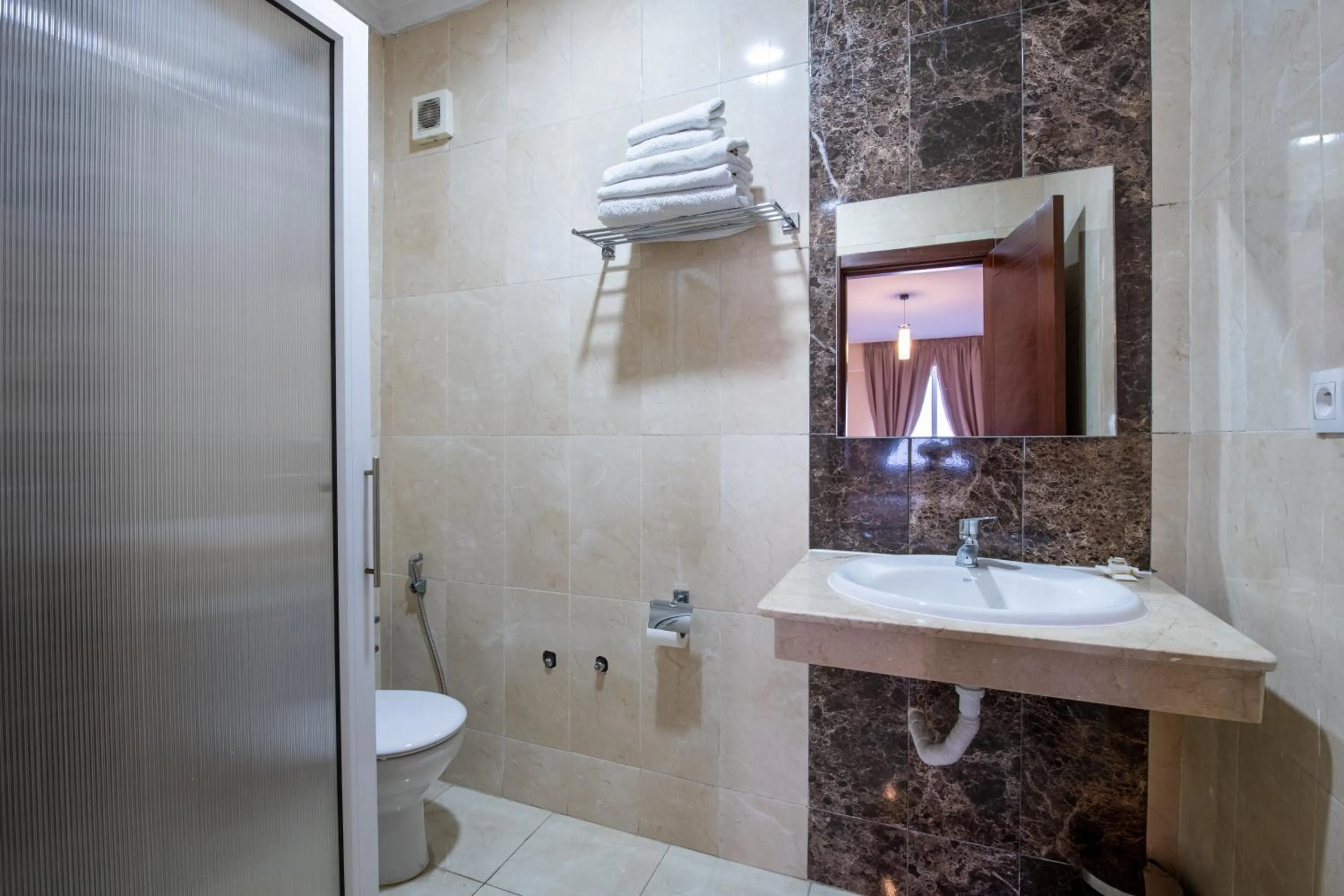 Bathroom in Hotel Etoile Du Nord