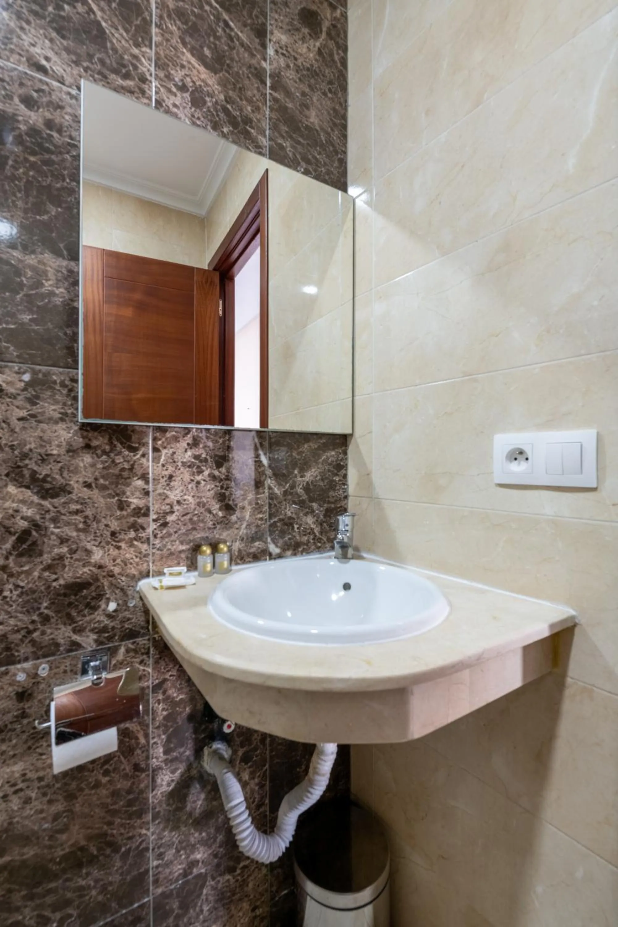 Bathroom in Hotel Etoile Du Nord