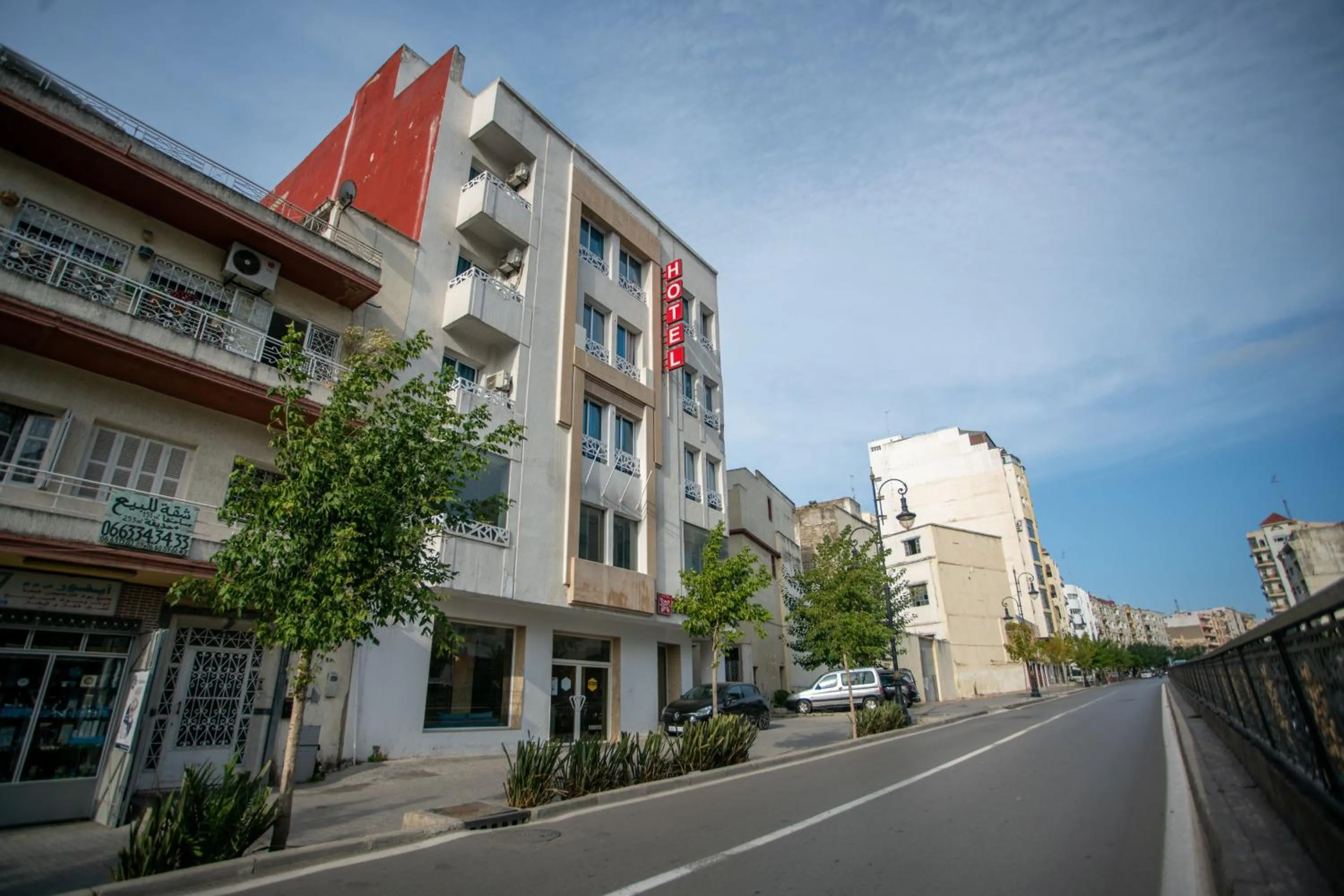 Property building in Hotel Etoile Du Nord