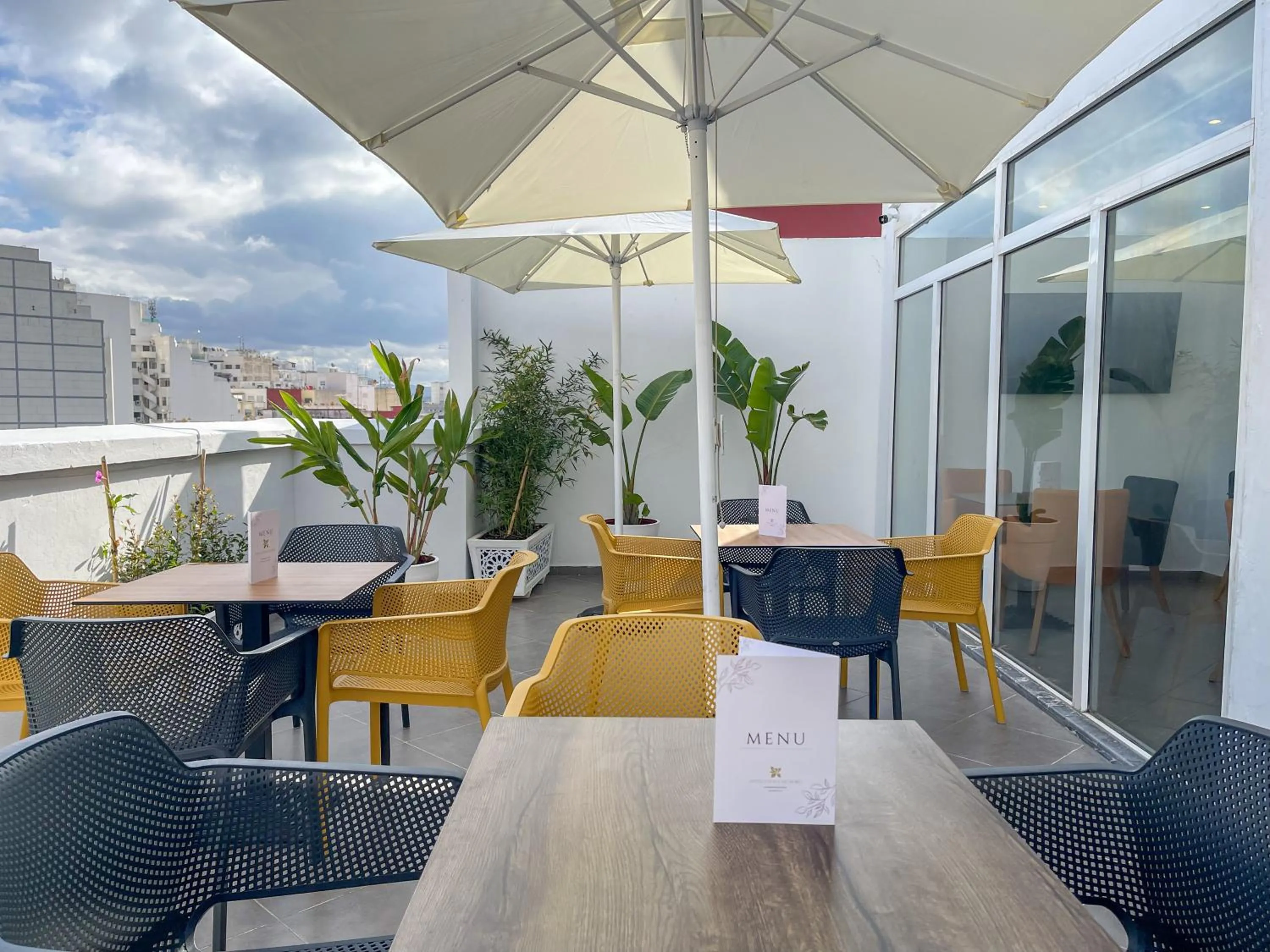 Restaurant/places to eat in Hotel Etoile Du Nord