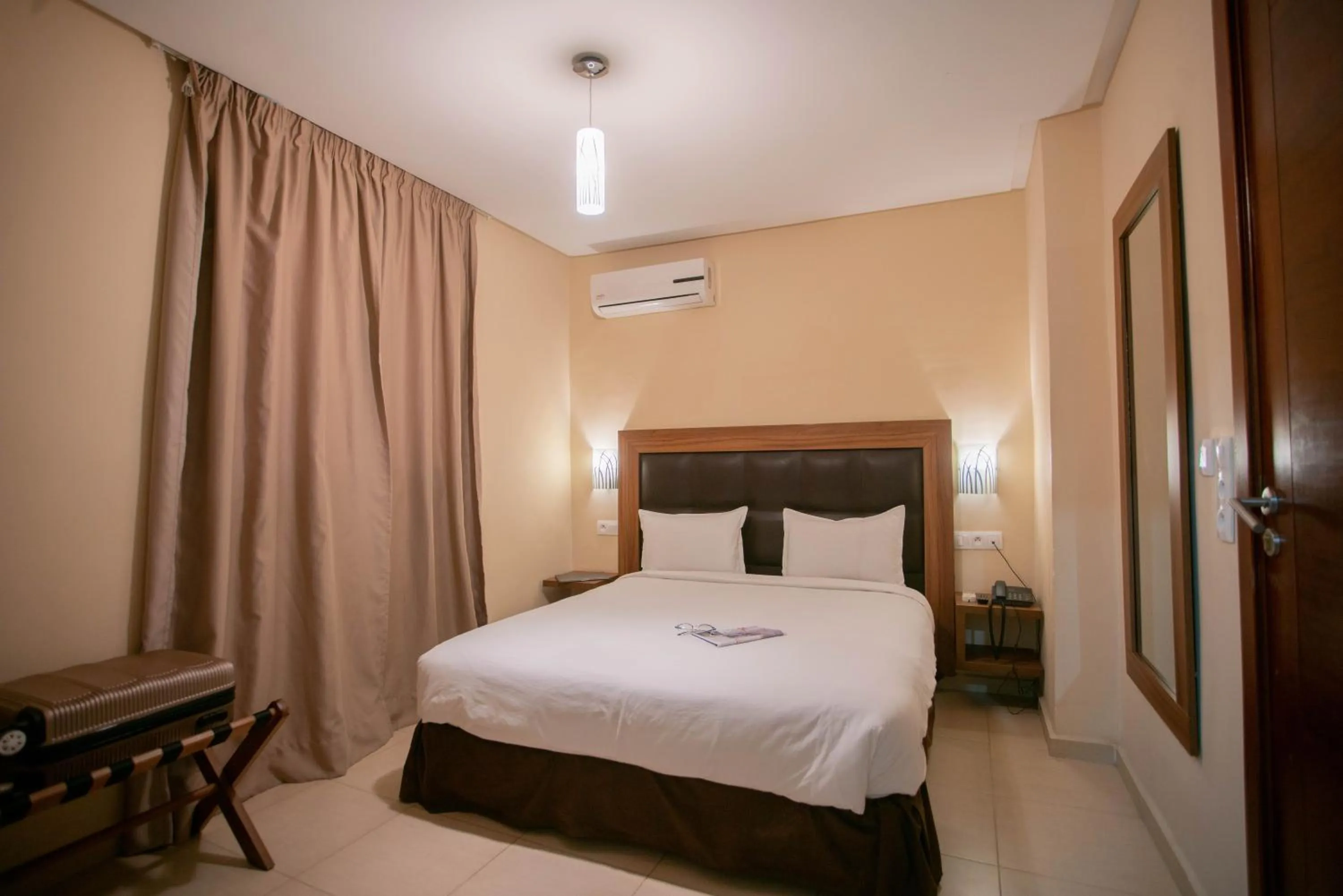 Bed in Hotel Etoile Du Nord