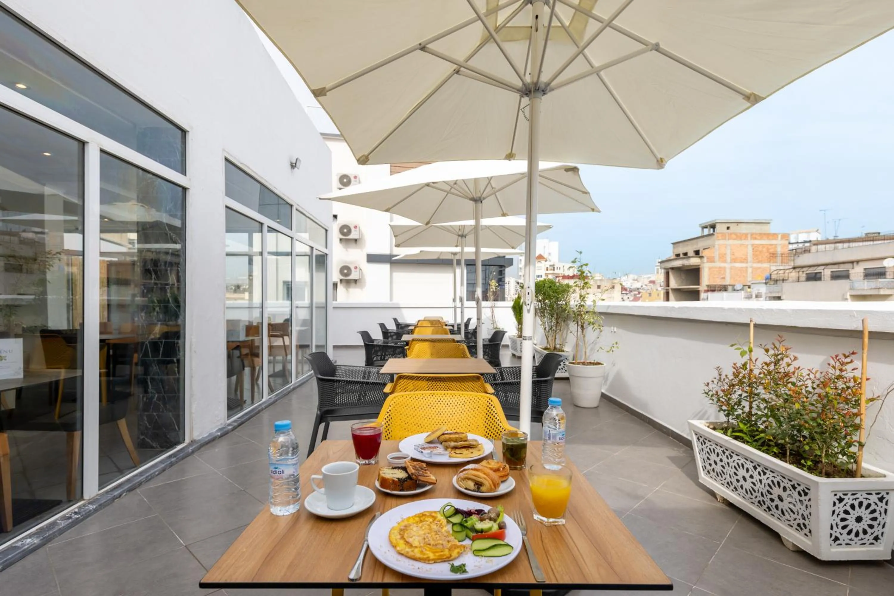 Patio in Hotel Etoile Du Nord