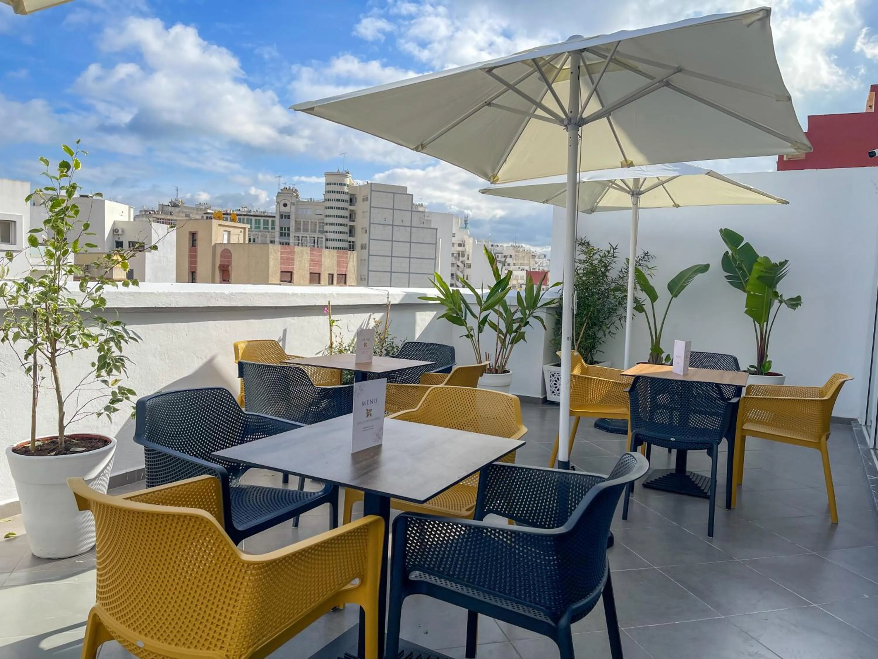 Restaurant/places to eat in Hotel Etoile Du Nord