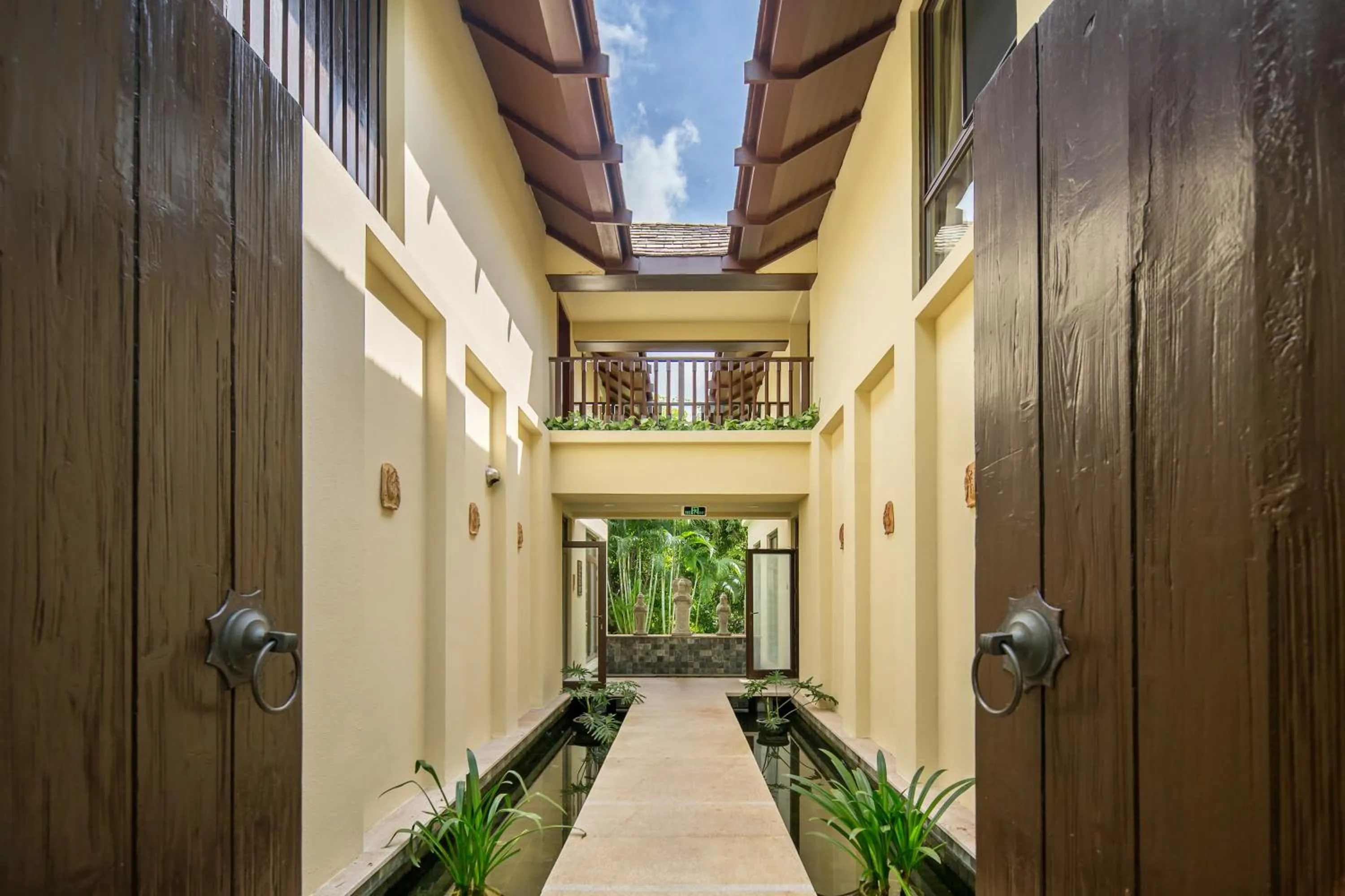 Property building in Sanya Yalong Bay Villas & Spa