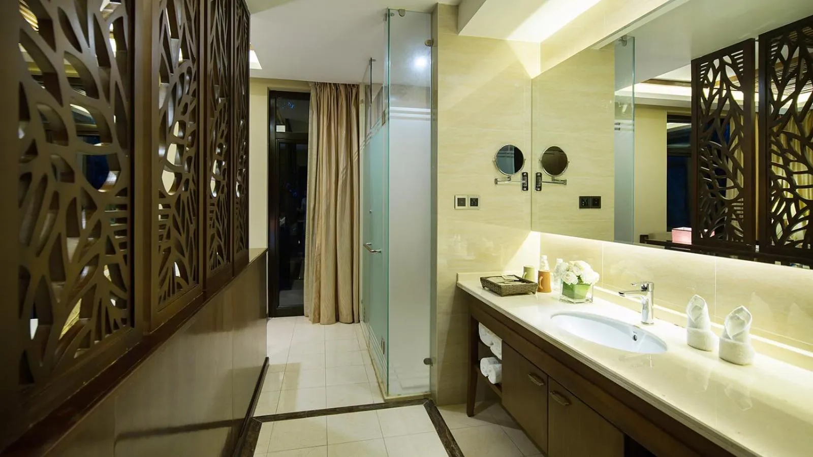 Bathroom in Sanya Yalong Bay Villas & Spa