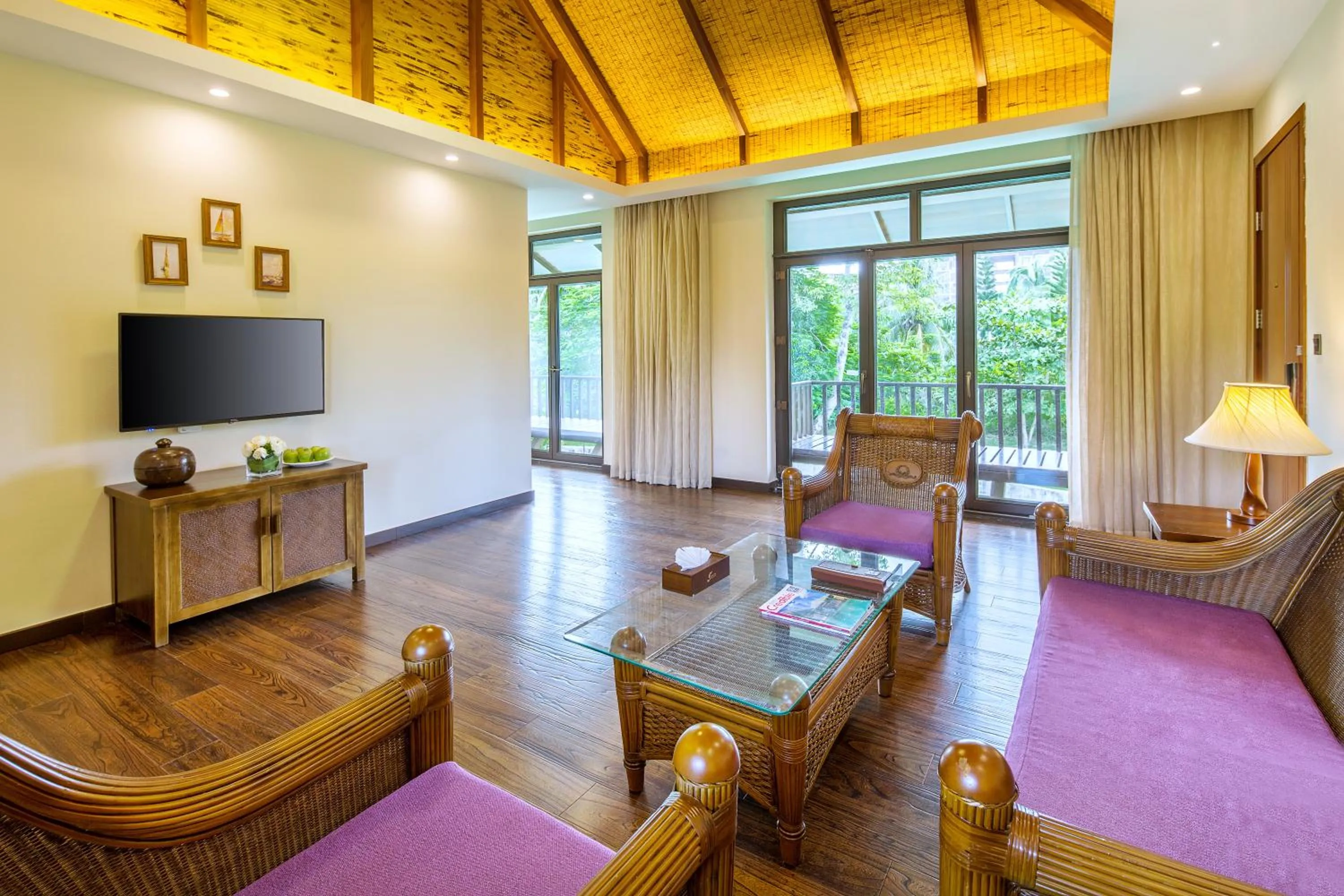 Living room in Sanya Yalong Bay Villas & Spa