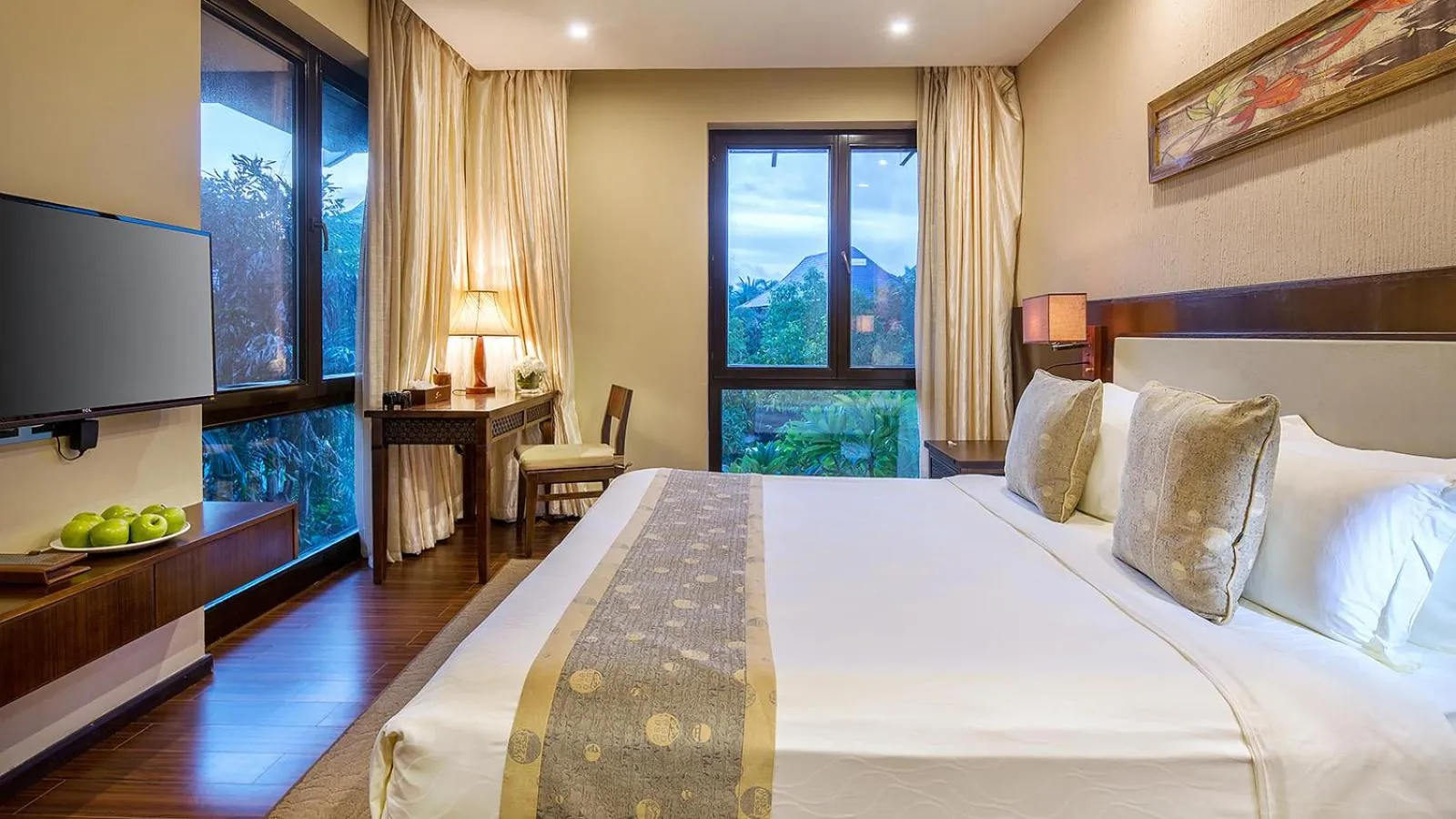 Bed in Sanya Yalong Bay Villas & Spa