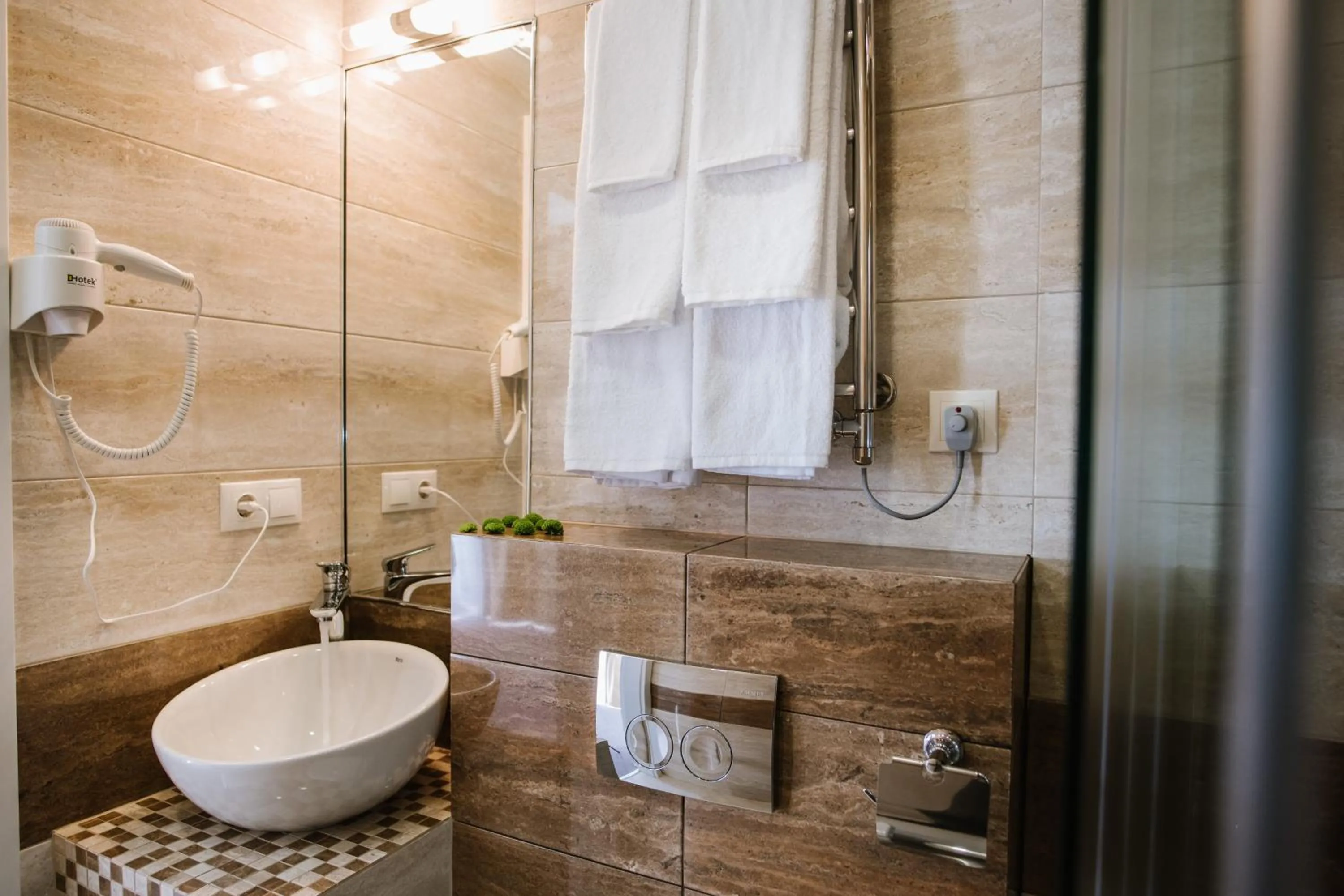 Single Room with Bathroom in Hotel Alkor
