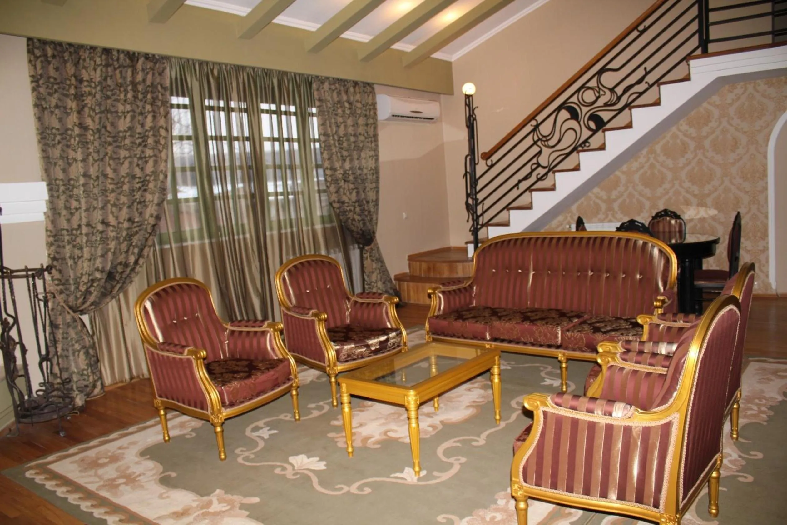 Seating area in Prestige Palace - Esquisse Hotel