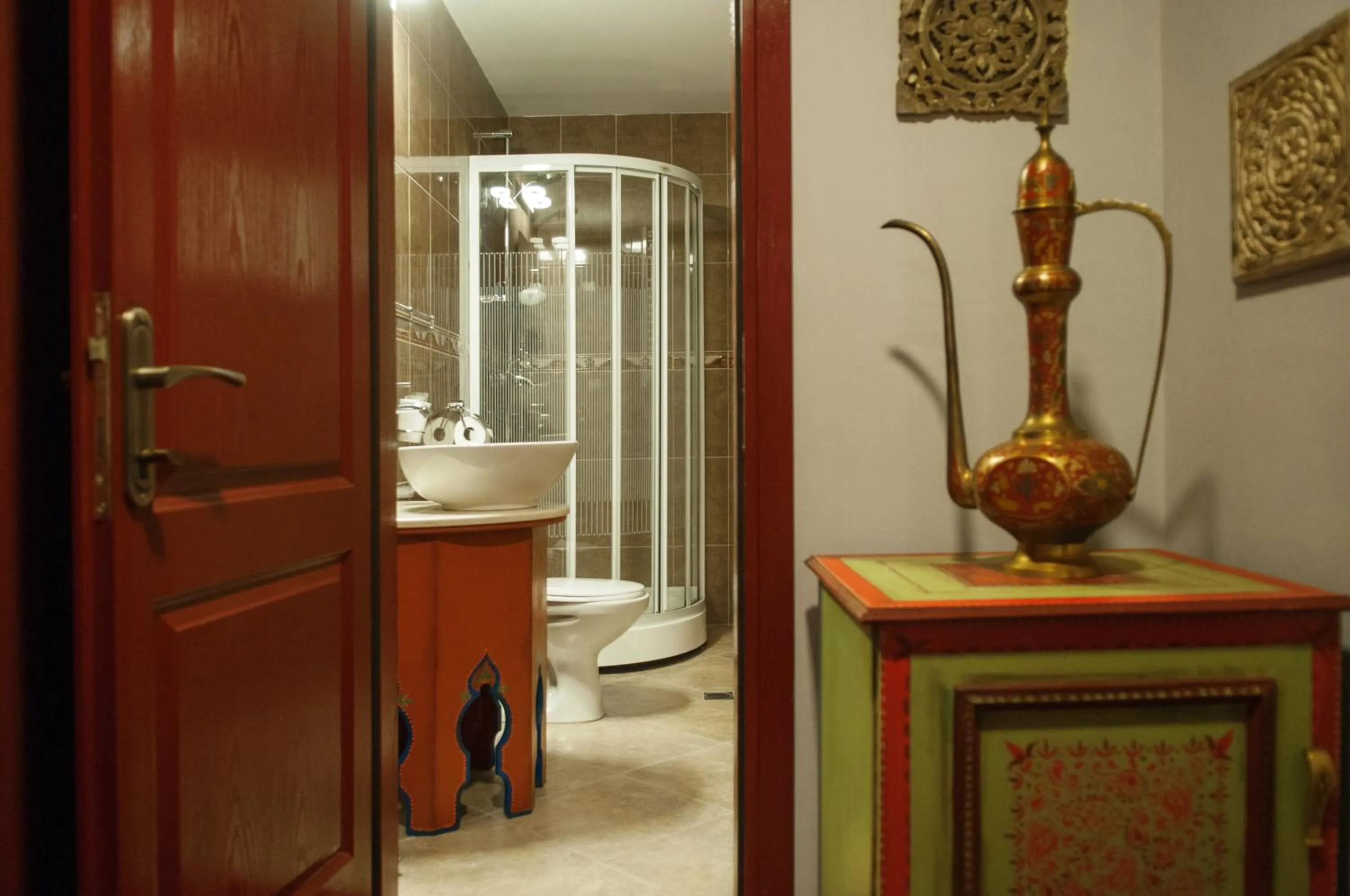 Shower in Prestige Palace - Esquisse Hotel