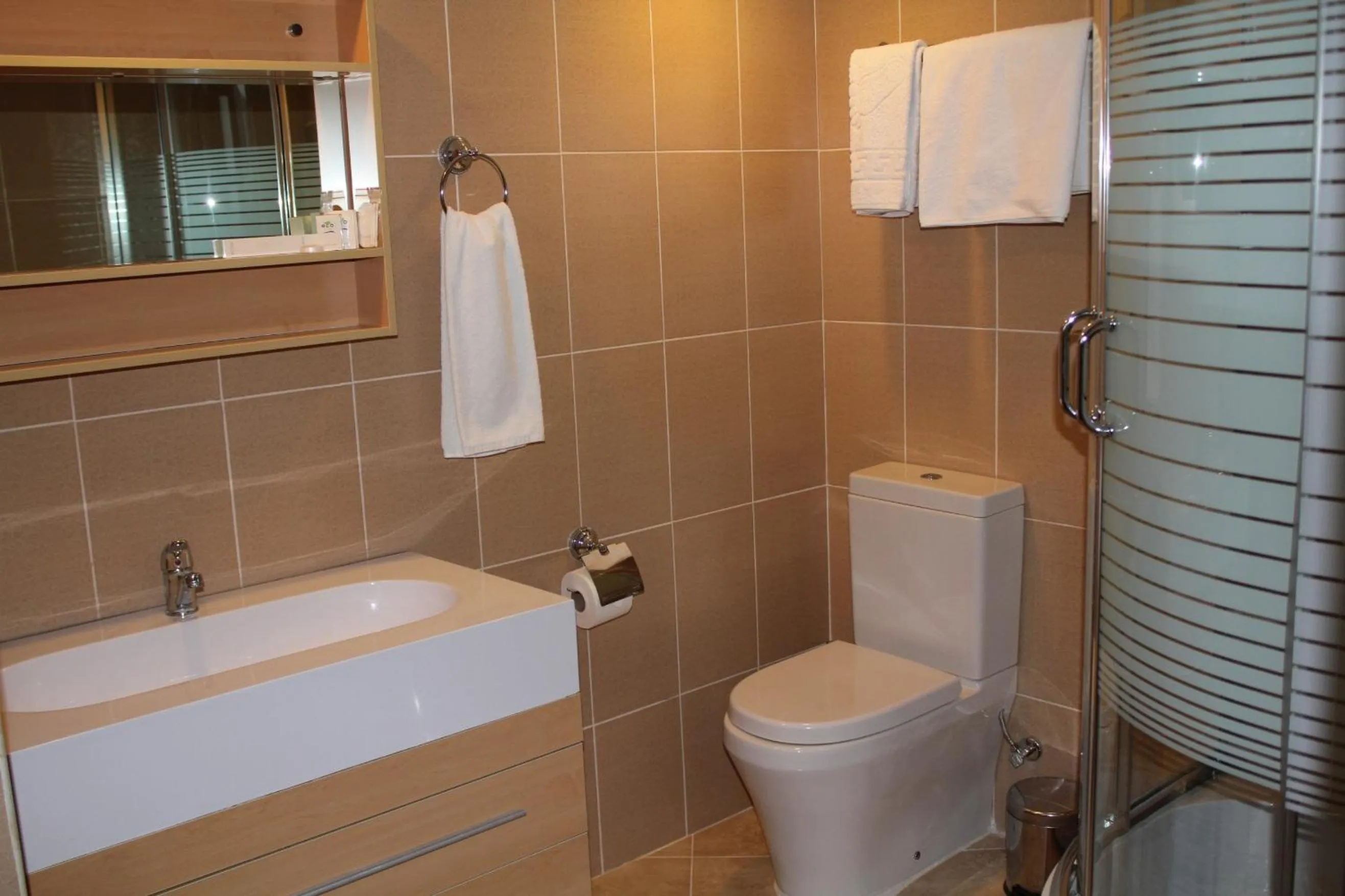 Shower in Prestige Palace - Esquisse Hotel