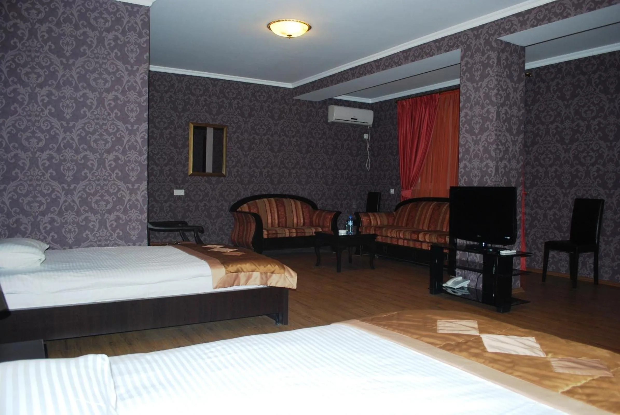 Bed in Prestige Palace - Esquisse Hotel