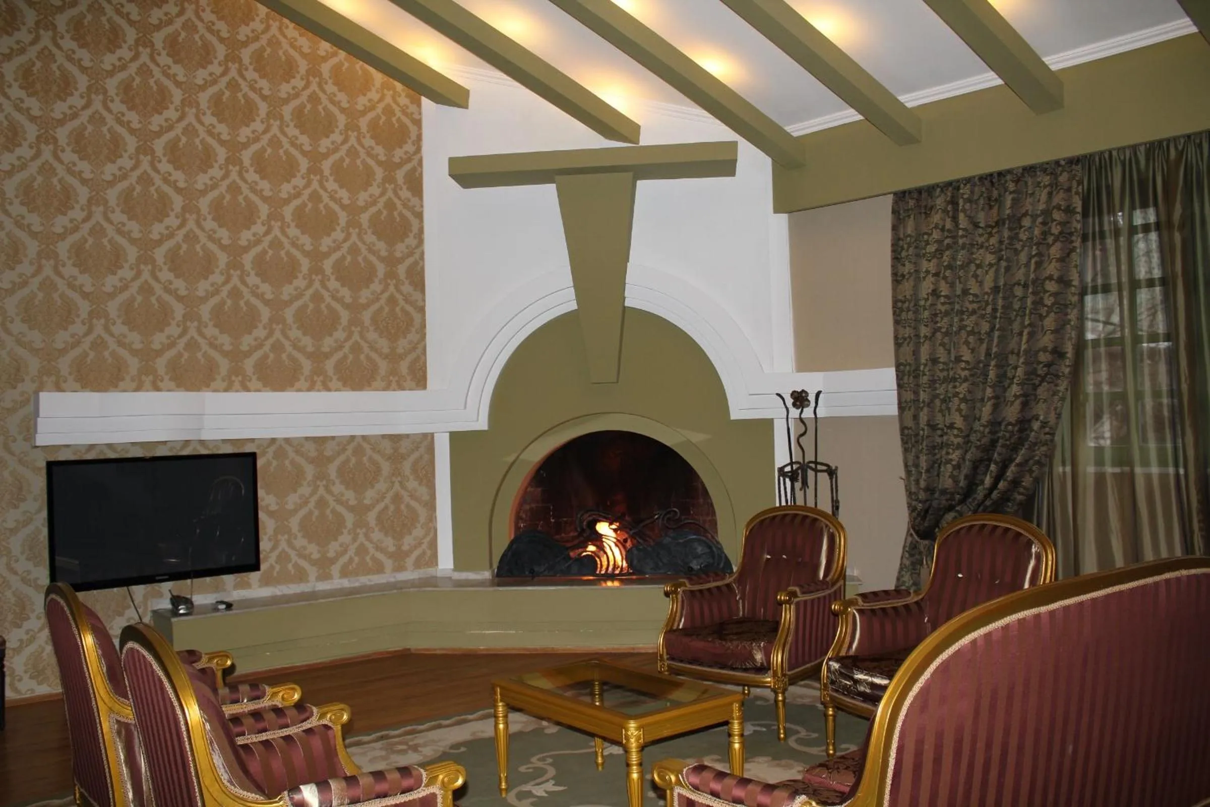Seating area in Prestige Palace - Esquisse Hotel