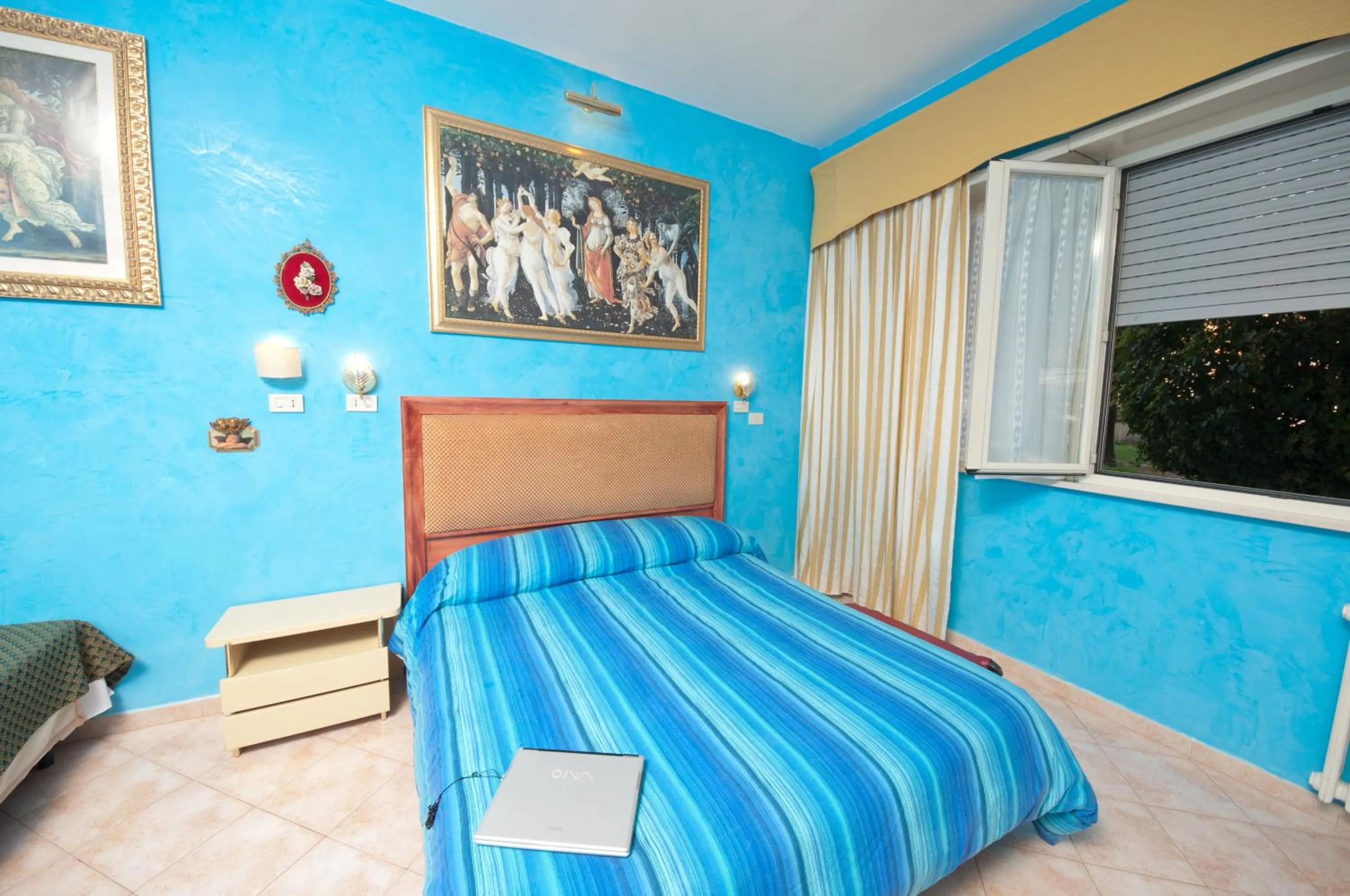 B&B Babri Simim Taj