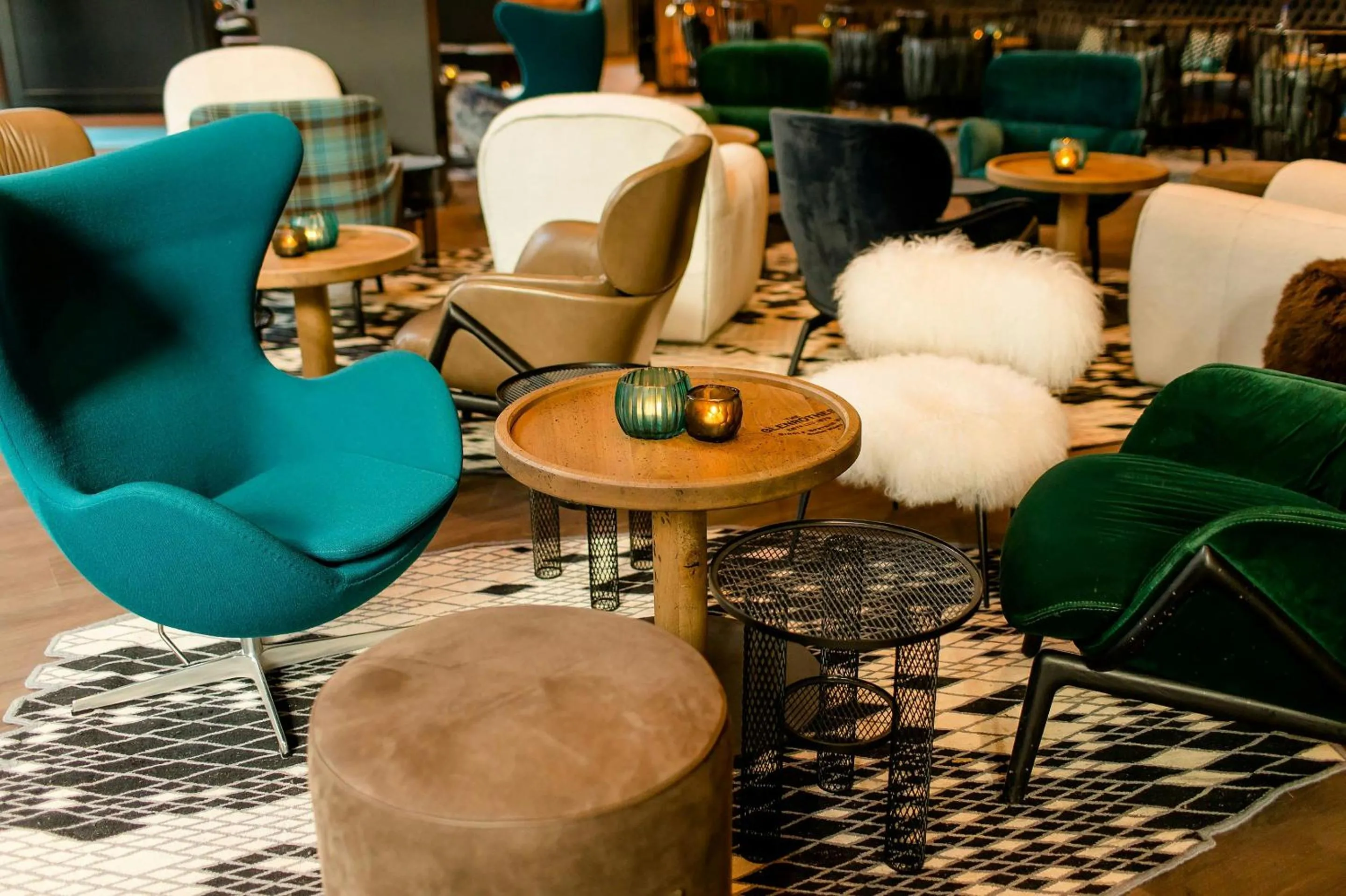 Lounge or bar in Motel One Glasgow