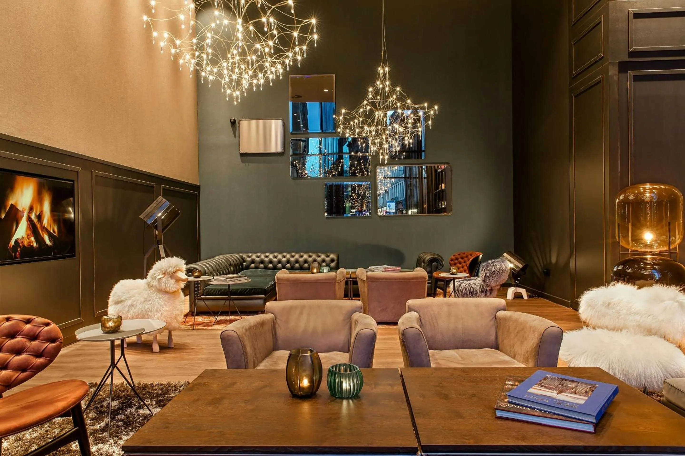 Lounge or bar in Motel One Glasgow
