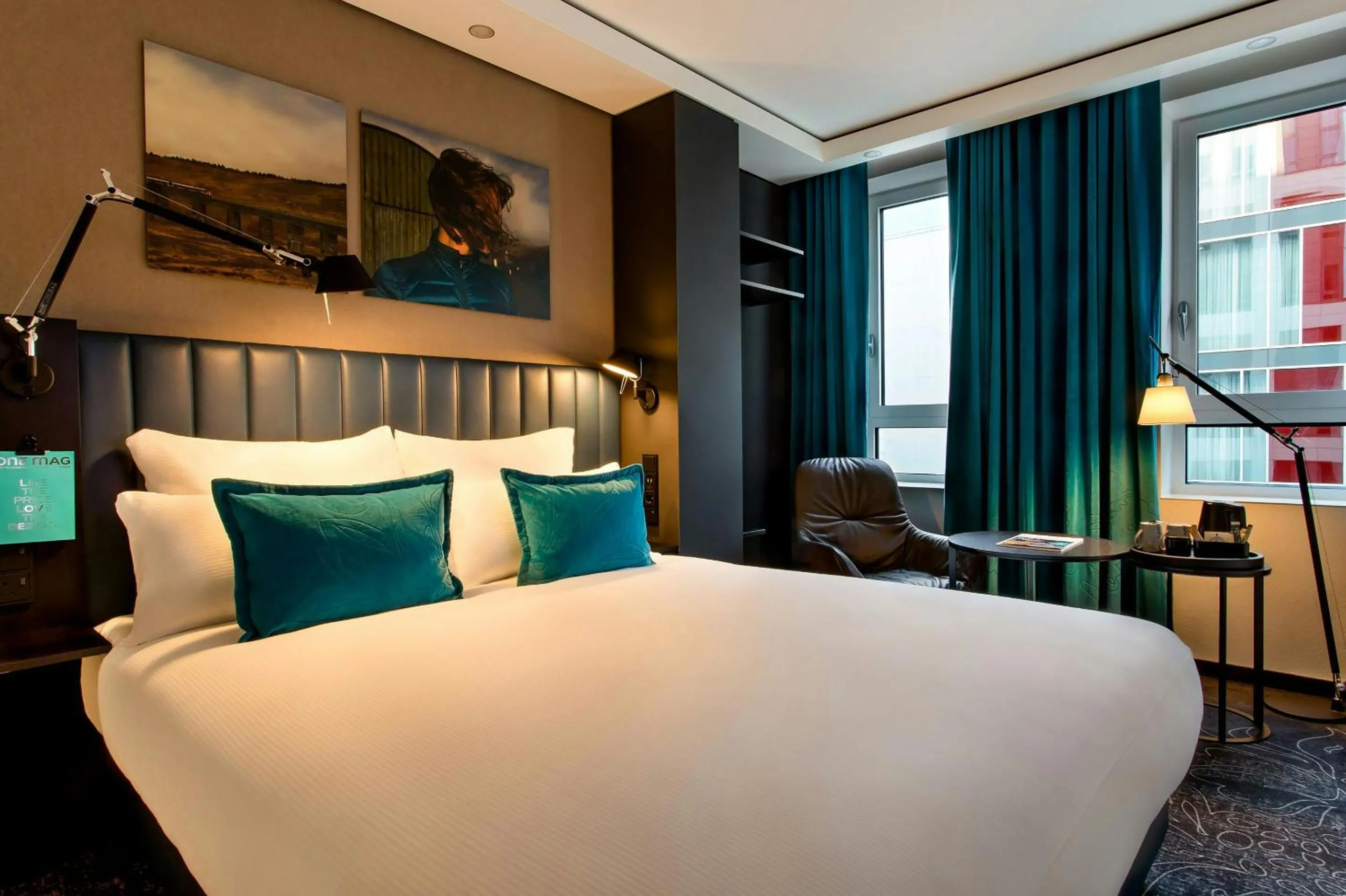 Photo of the whole room, Bed in Motel One Glasgow