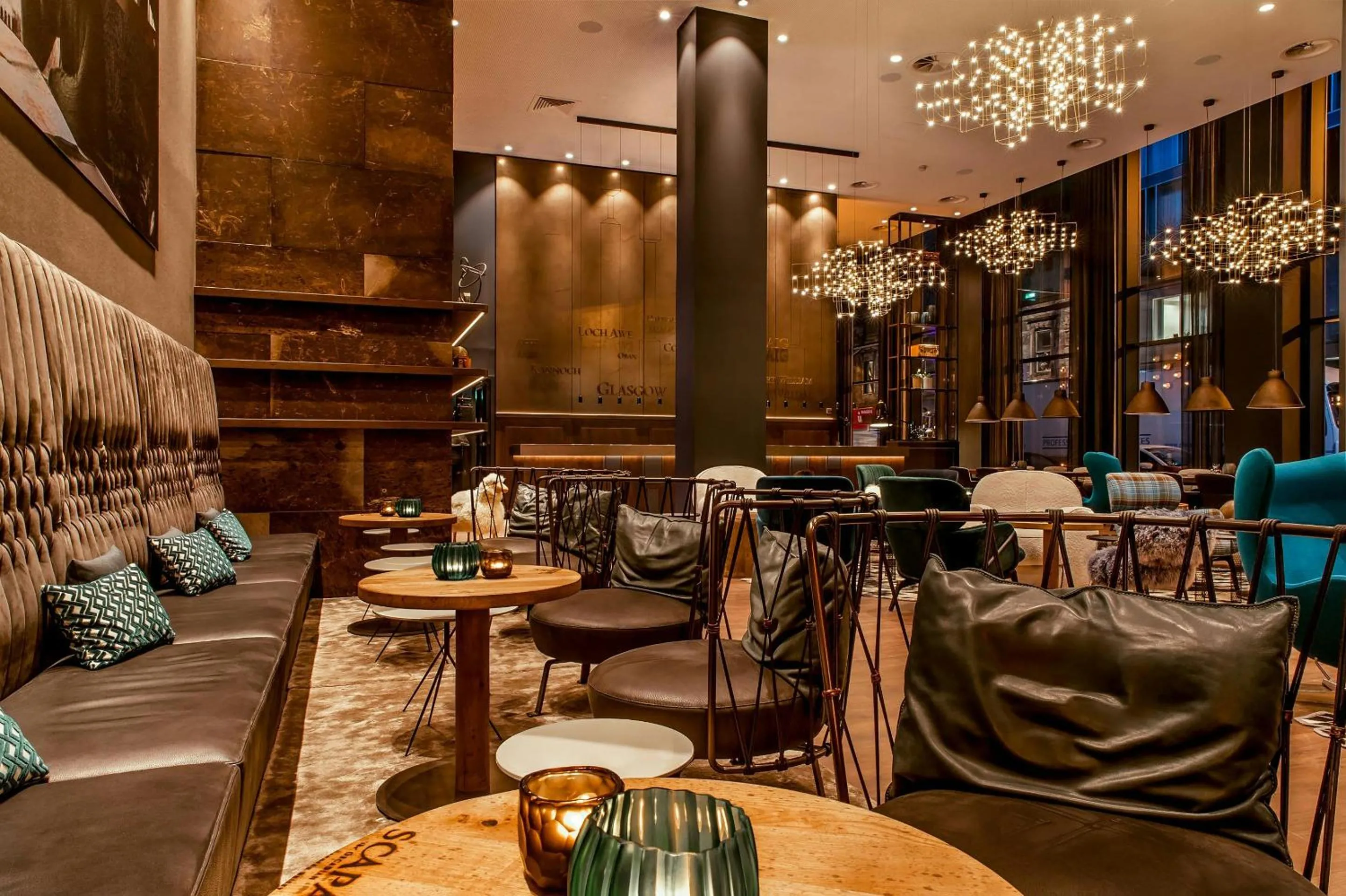 Lounge or bar in Motel One Glasgow