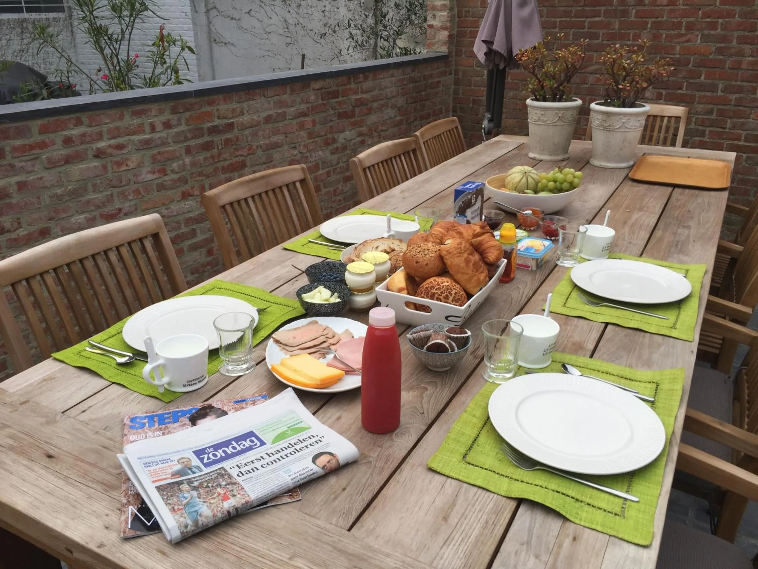 Continental breakfast in Hasselt City Garden Duplex