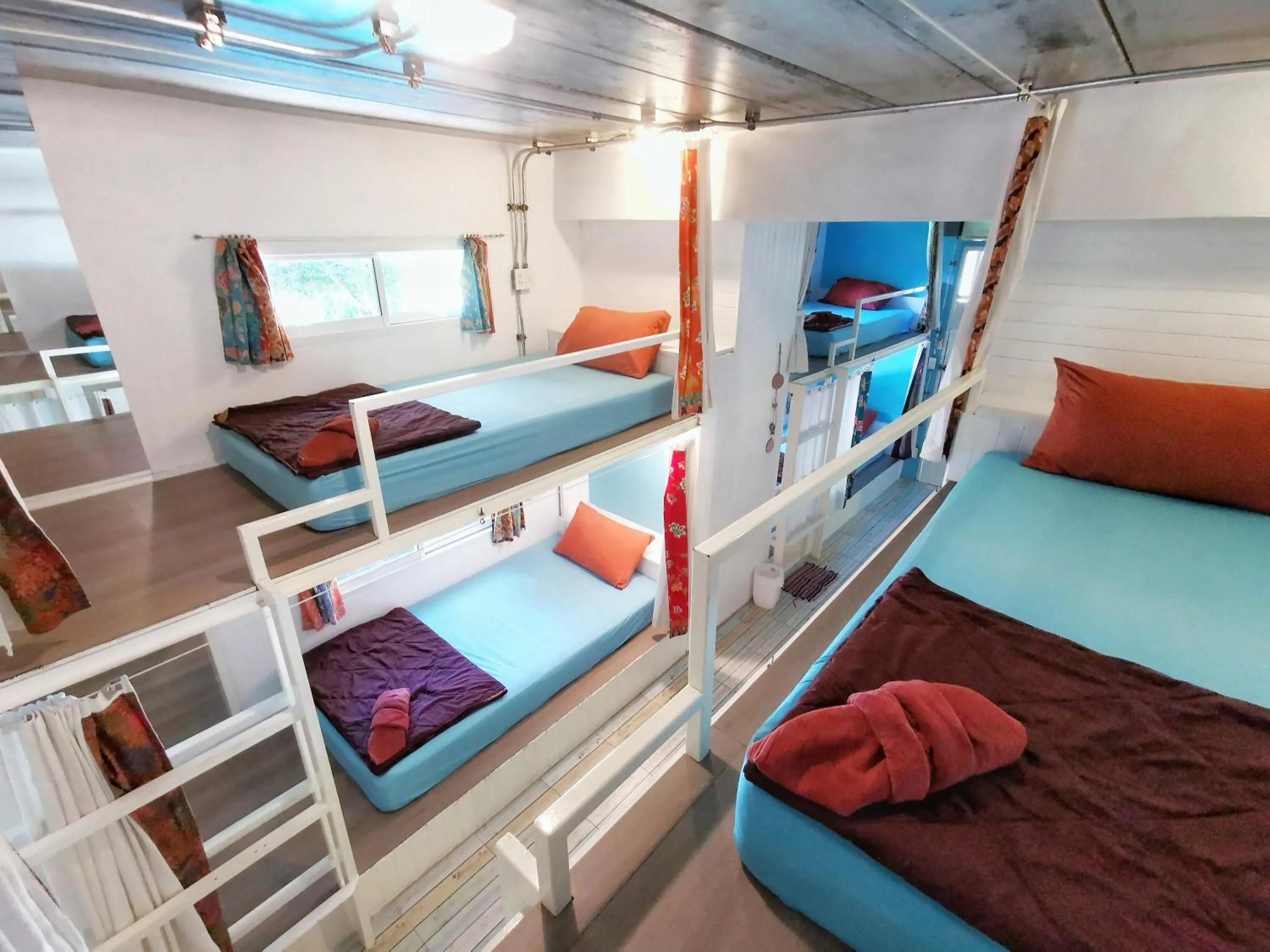 Bedroom, Bed in Glur Hostel