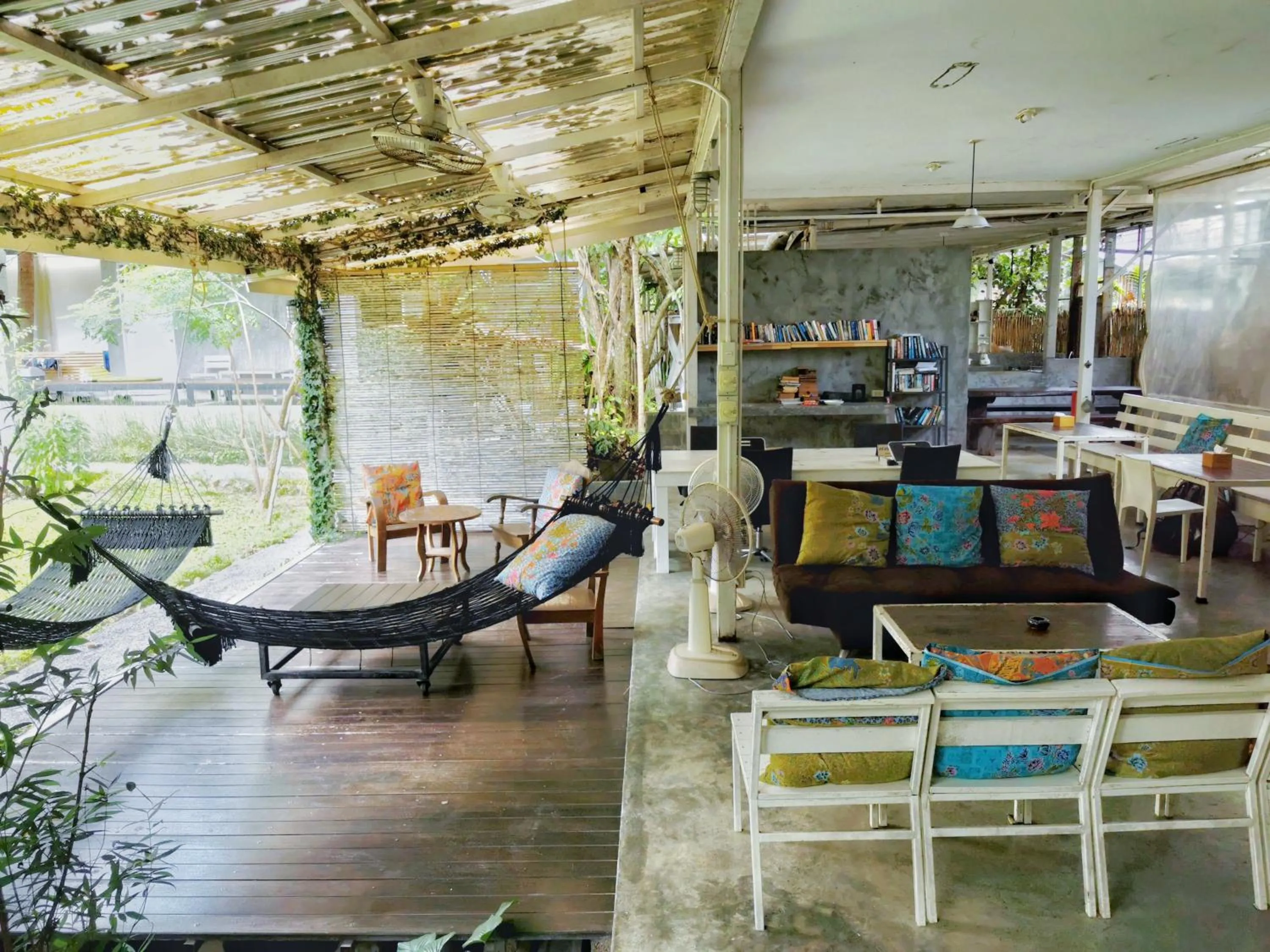 Living room in Glur Hostel