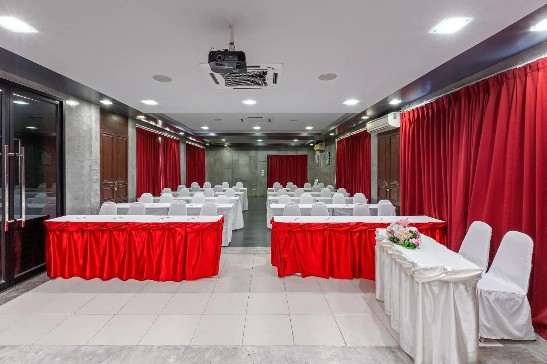 Meeting/conference room in Phuketa - SHA Extra Plus