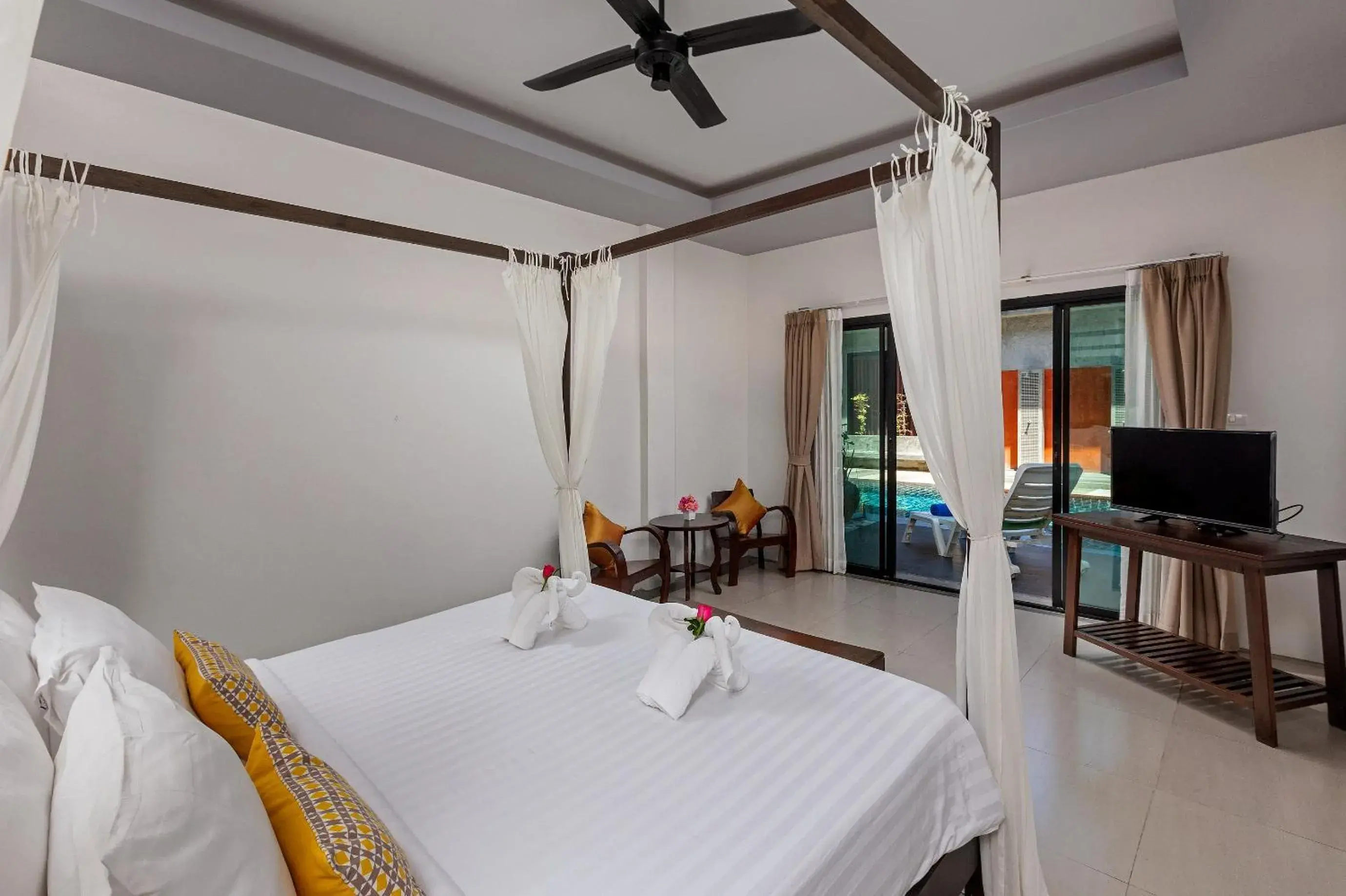 Bed in Phuketa - SHA Extra Plus Bed in Phuketa - SHA Extra Plus