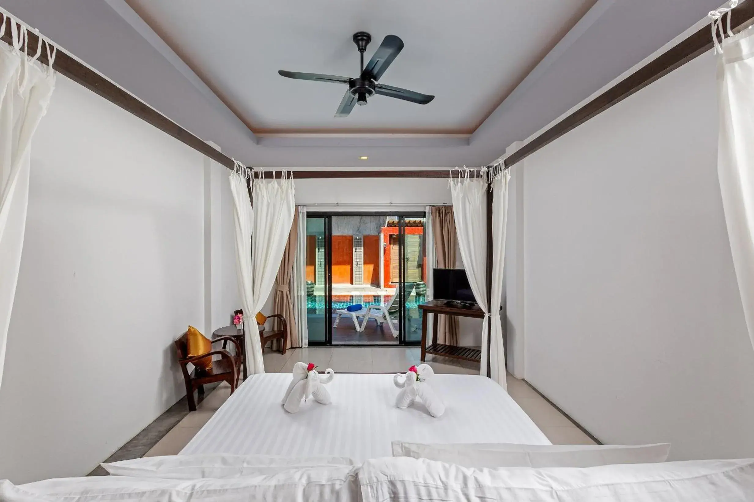 Photo of the whole room, Bed in Phuketa - SHA Extra Plus Photo of the whole room, Bed in Phuketa - SHA Extra Plus