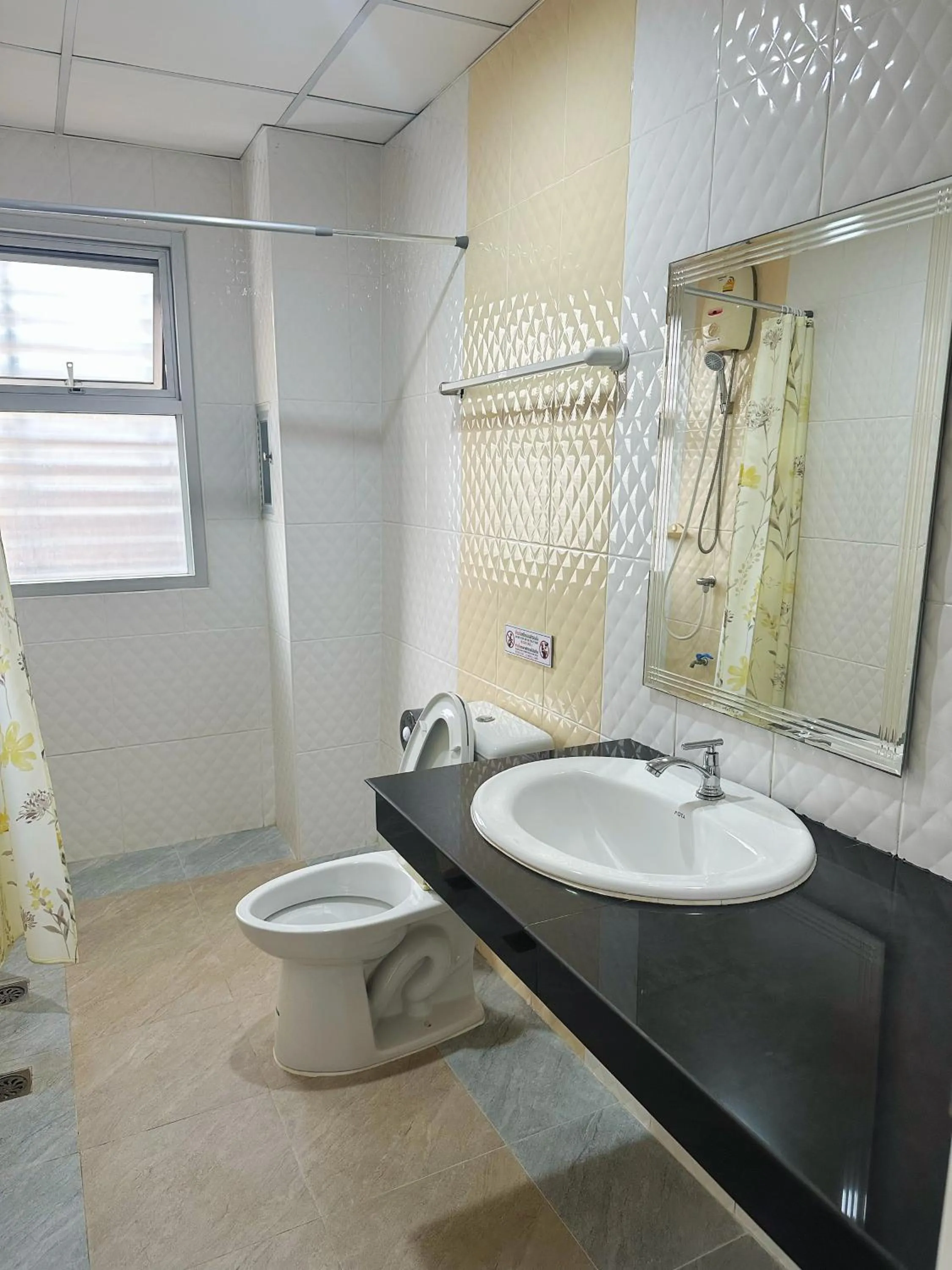 Shower in TD Bangkok