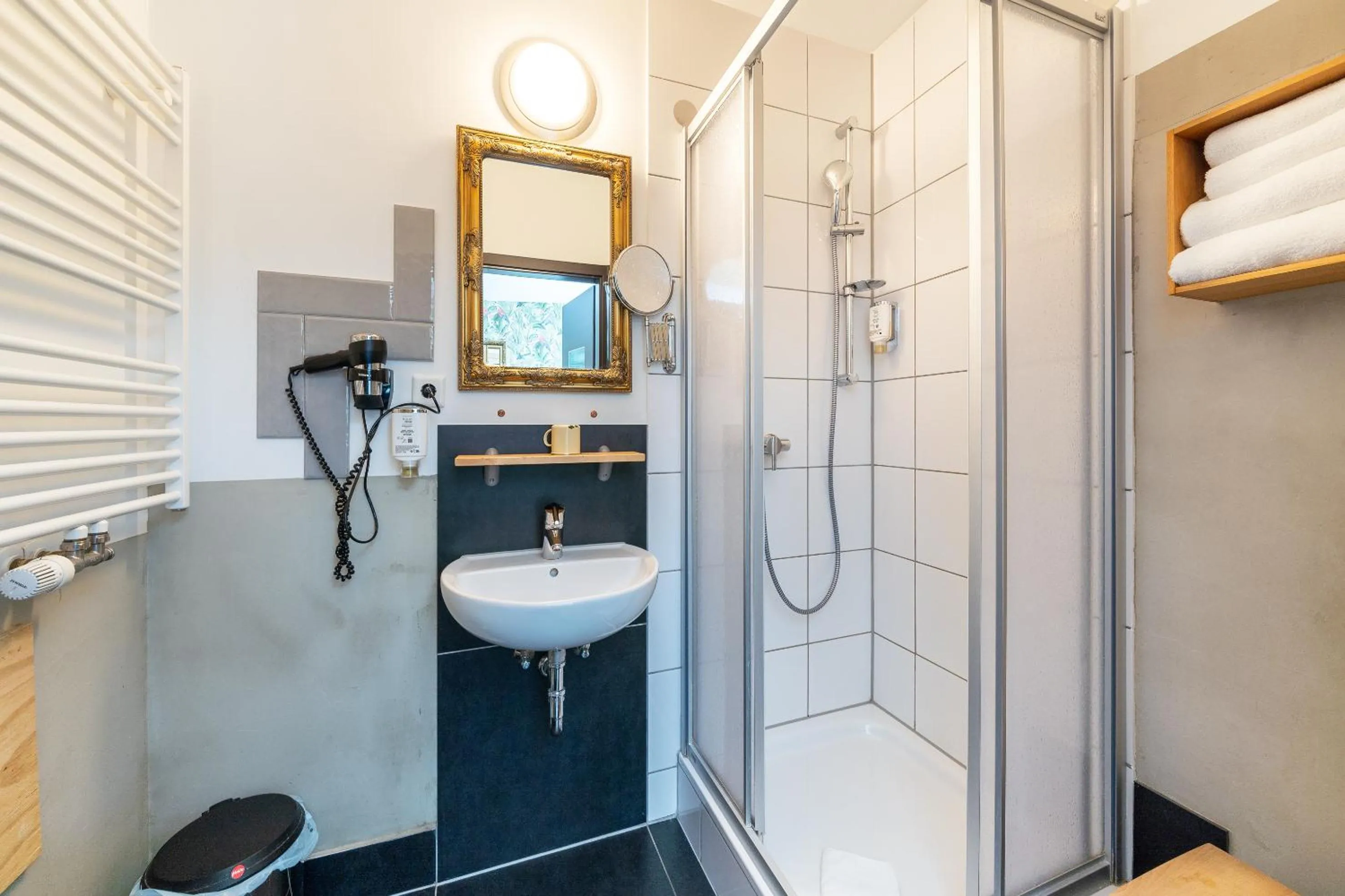 Bathroom in Aappartel City Center - kontaktloser Check-in 24h