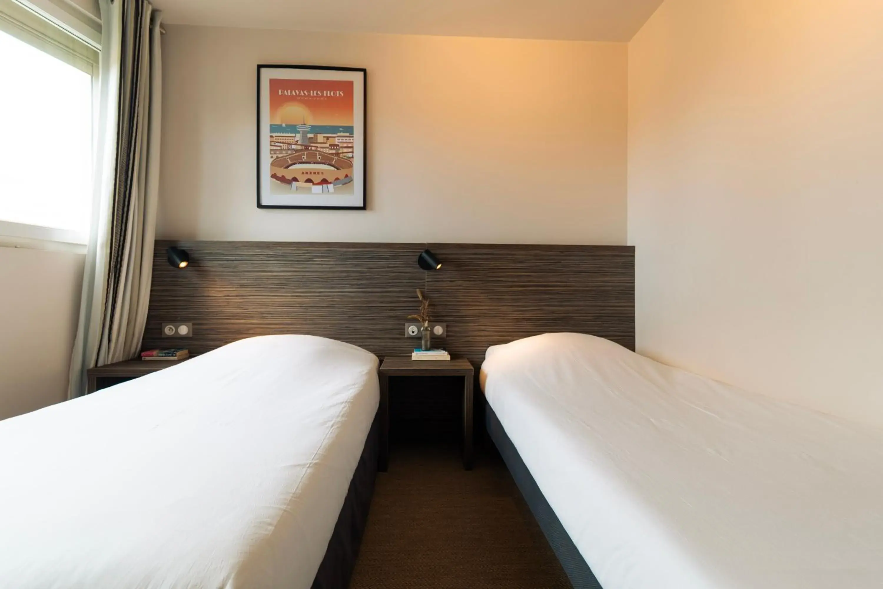 Twin Room Sea Side in Hôtel du Midi Plage Twin Room Sea Side in Hôtel du Midi Plage