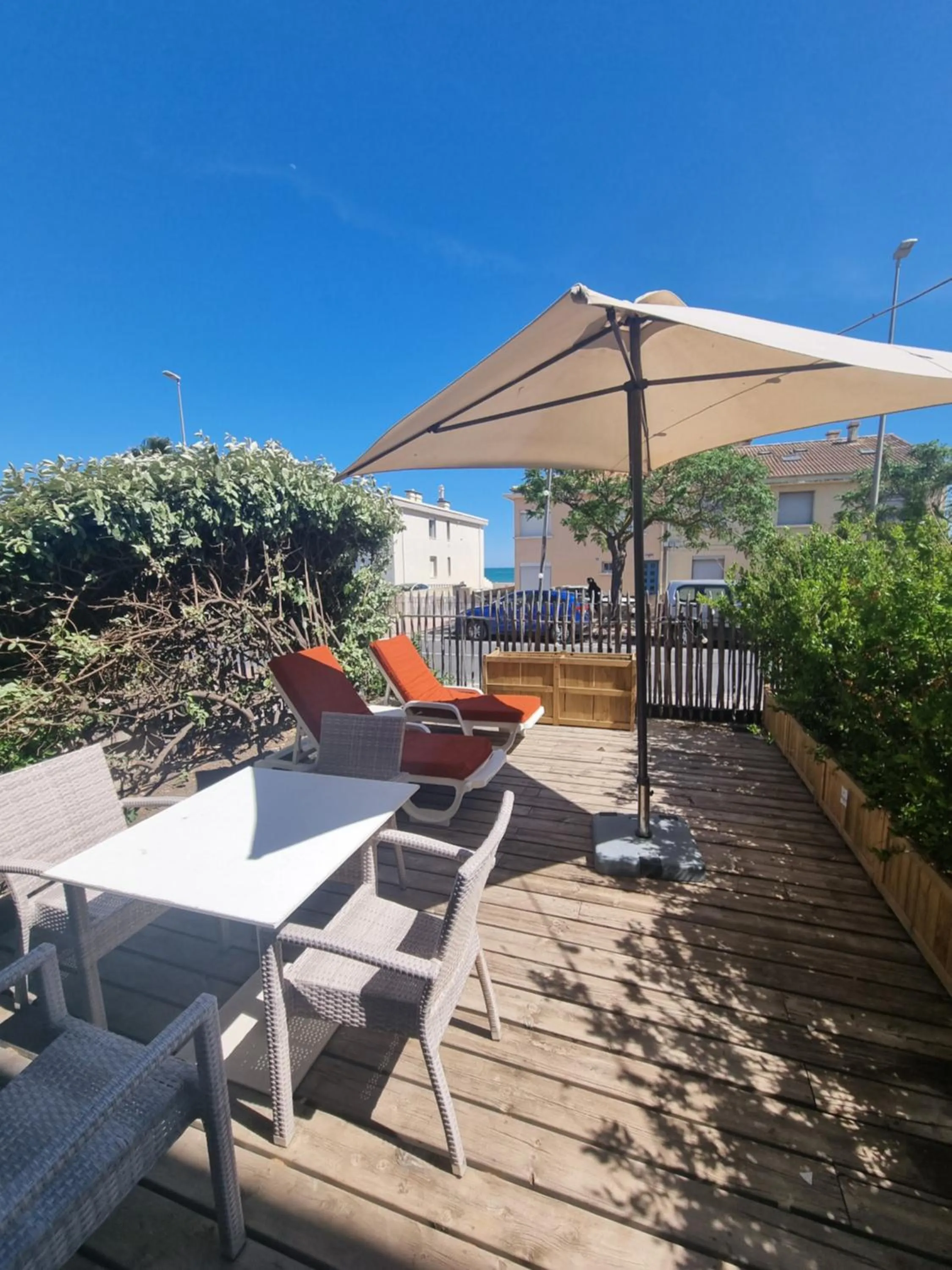 Patio in Hôtel du Midi Plage